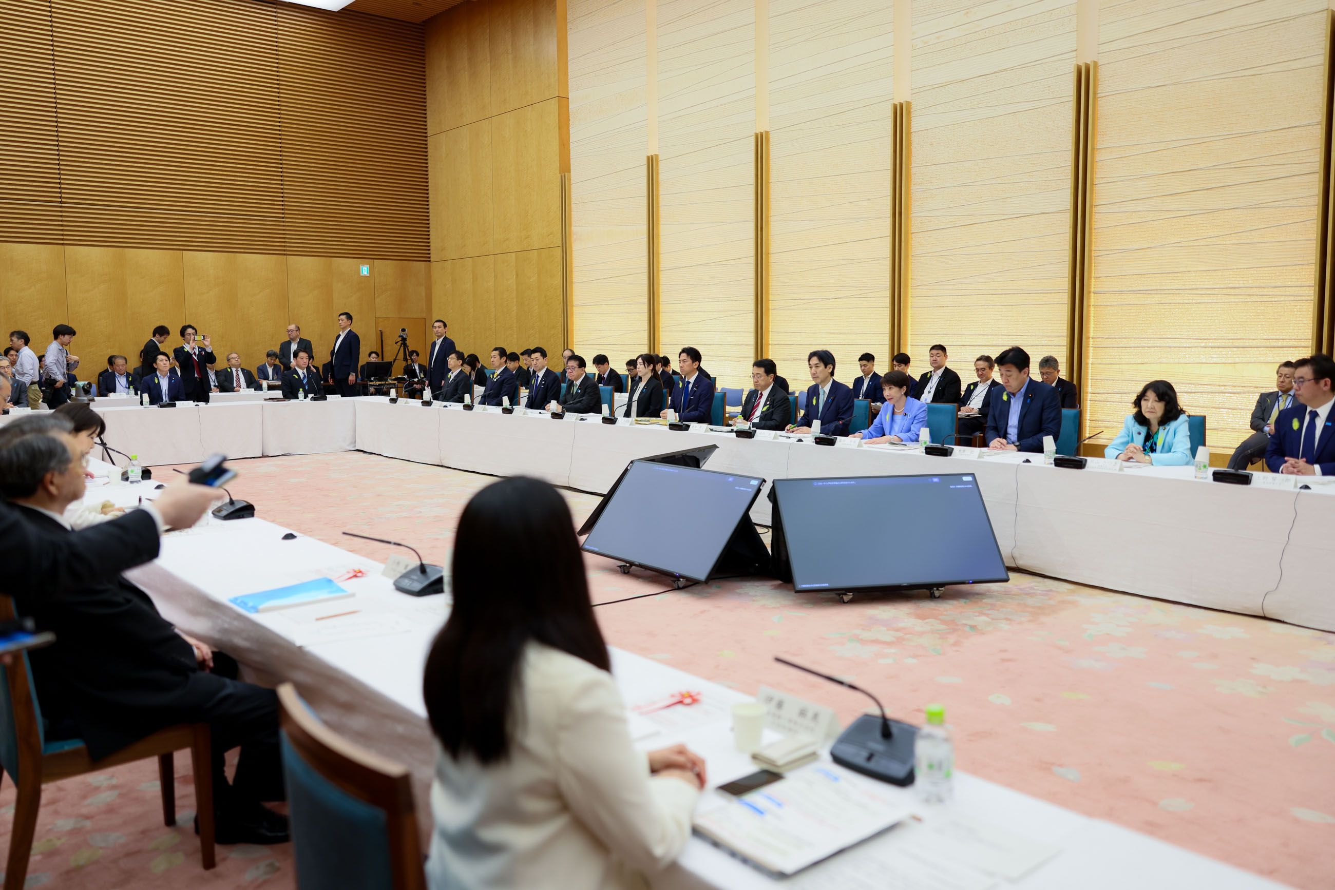 会議のまとめを行う高市総理２