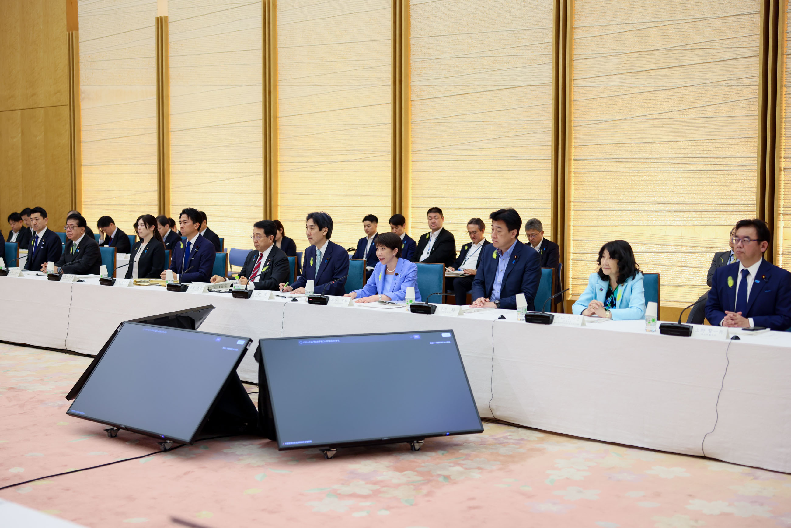 会議のまとめを行う高市総理３