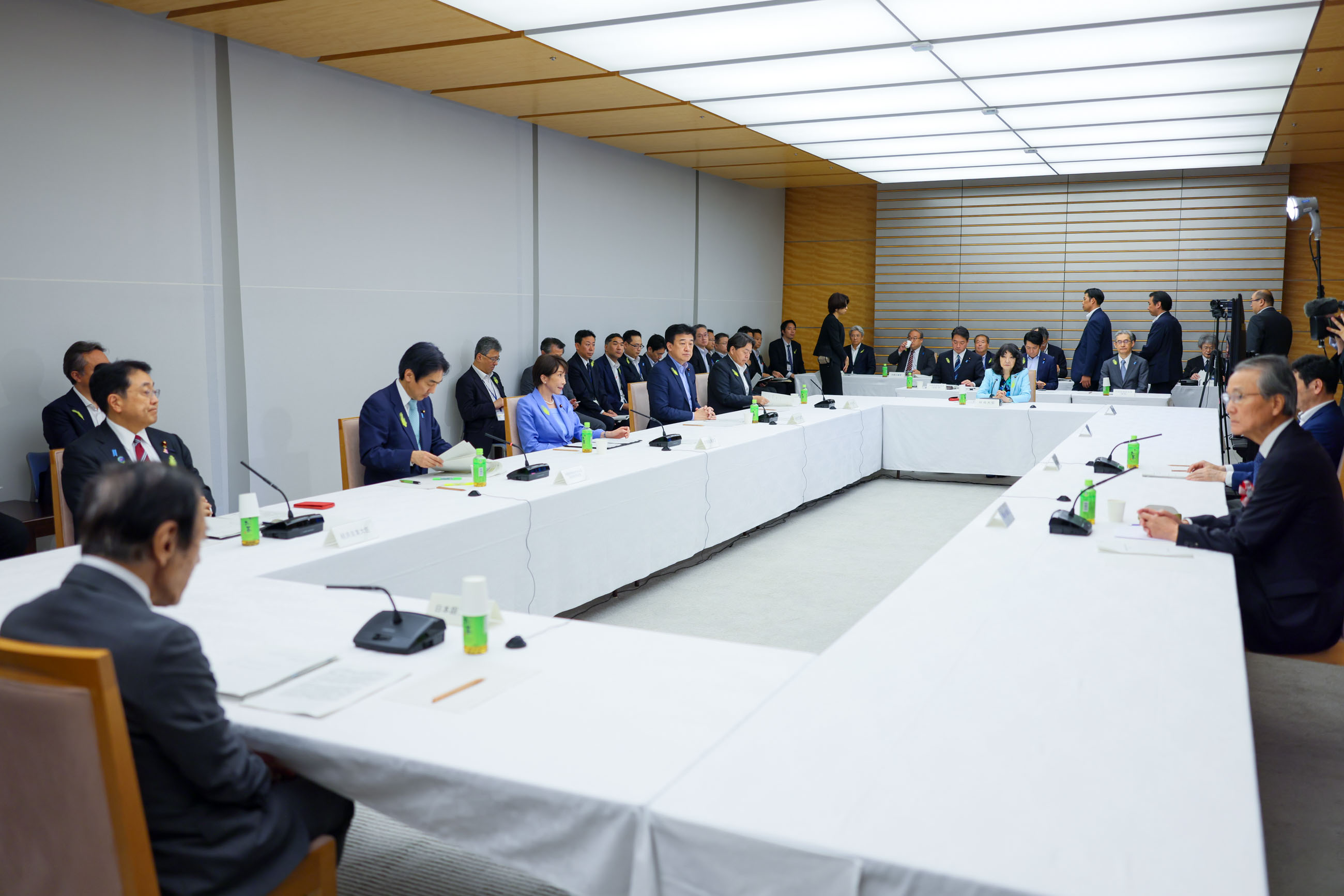 会議のまとめを行う高市総理２