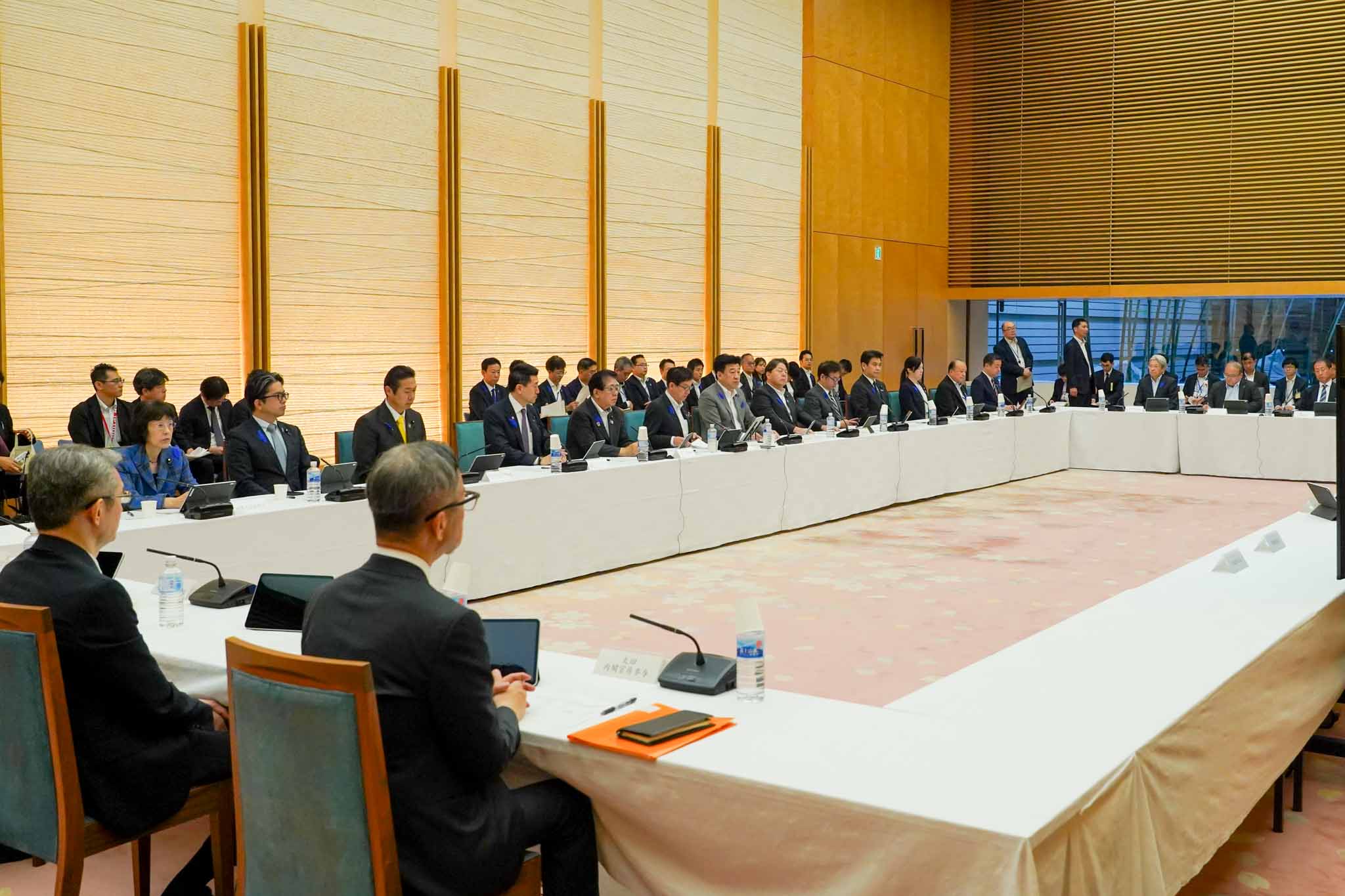 会議のまとめを行う木原官房長官７