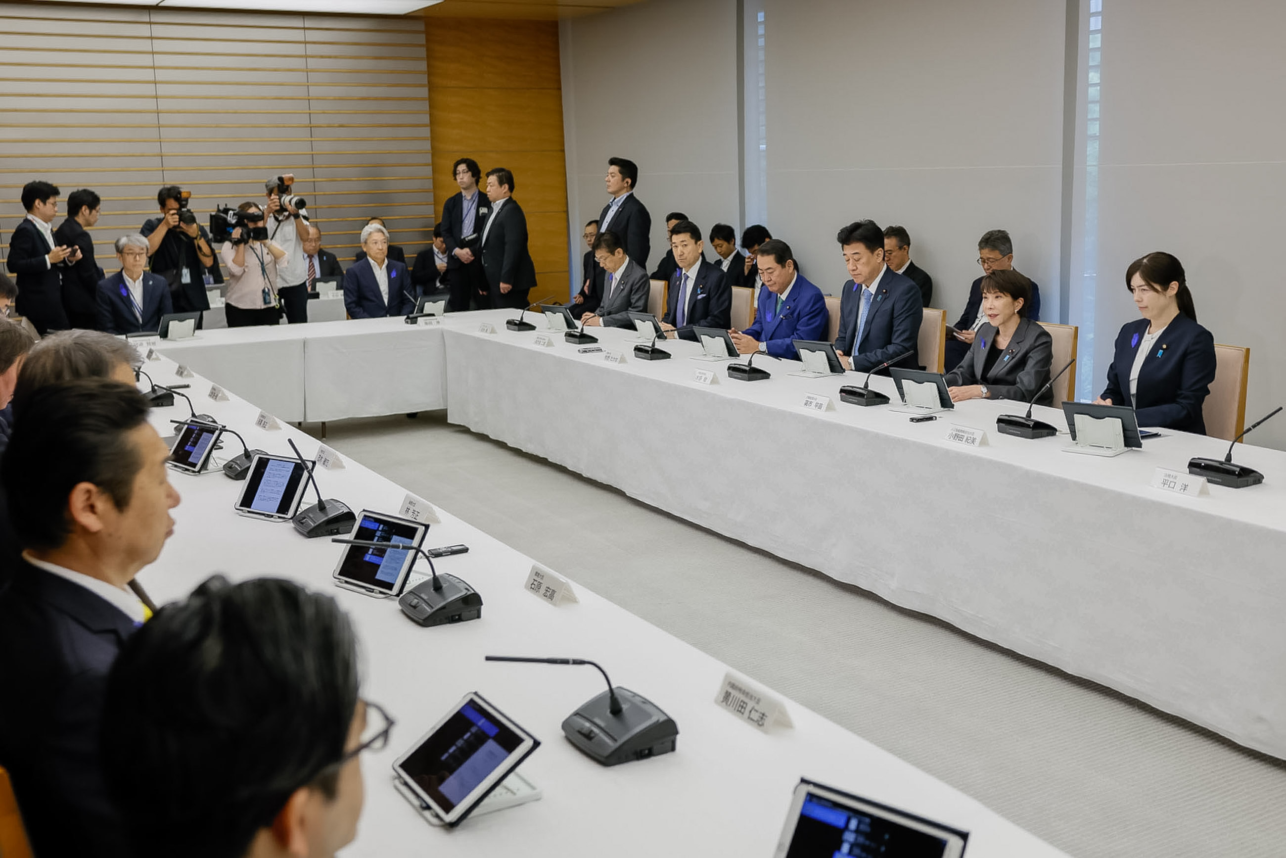 会議のまとめを行う高市総理３