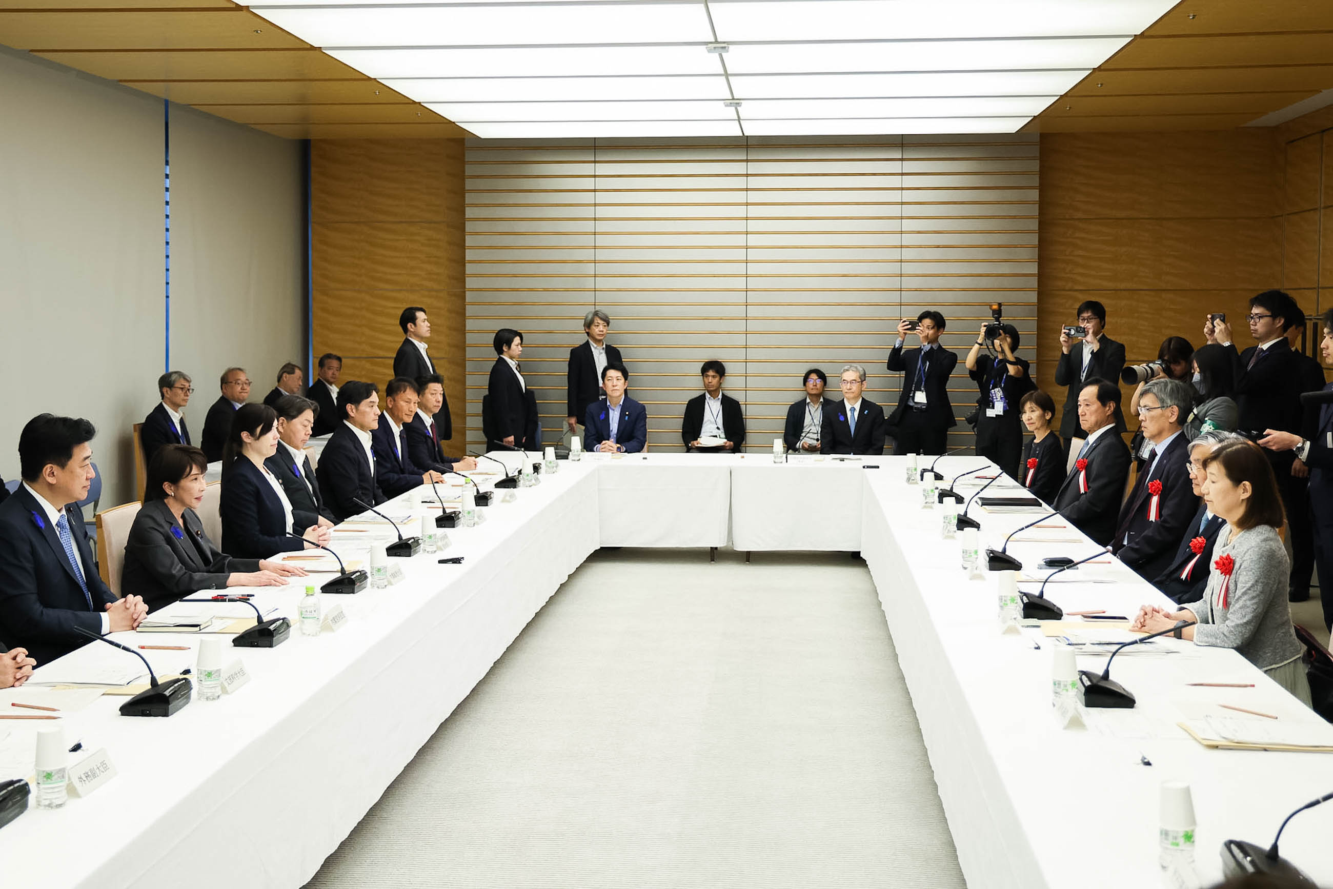会議のまとめを行う高市総理２