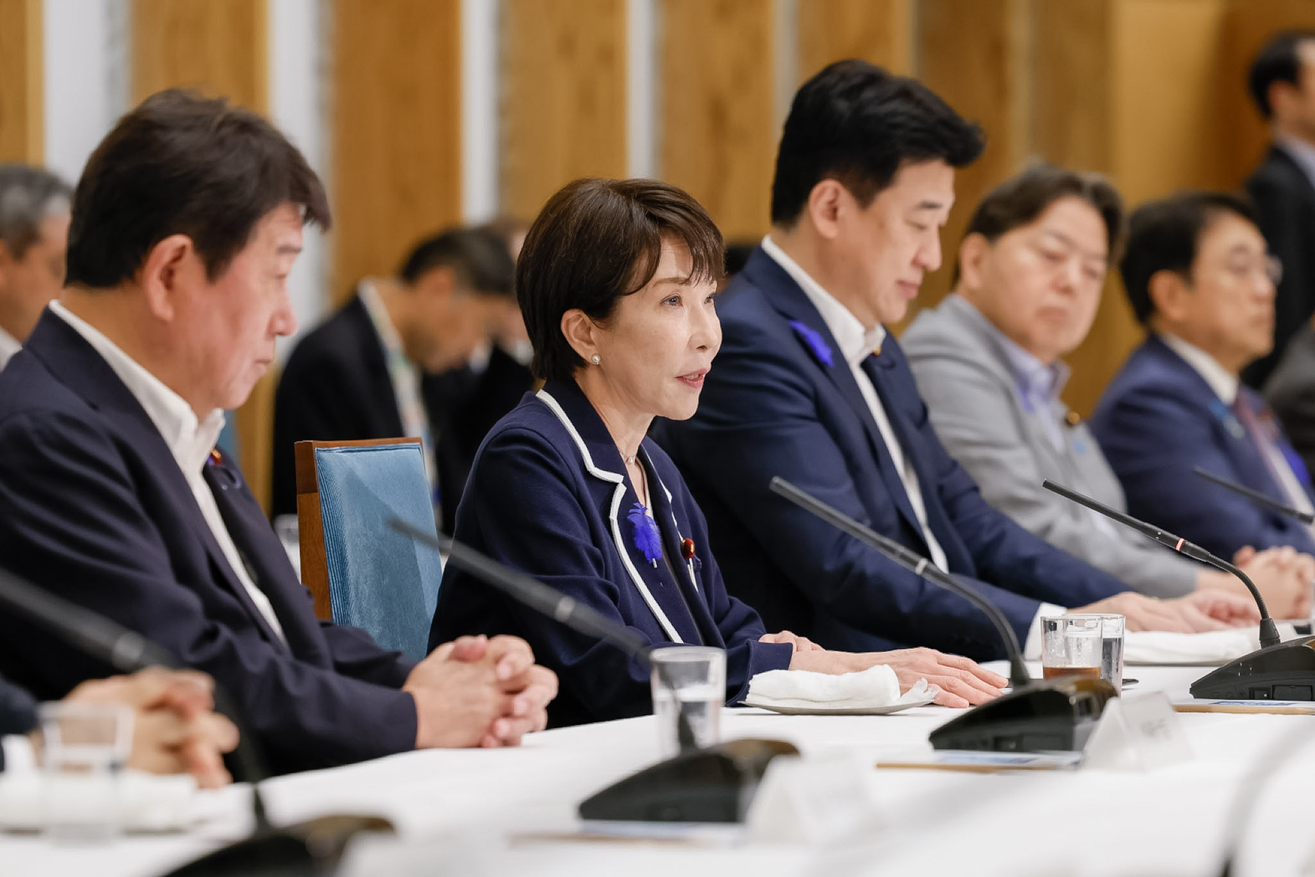 挨拶する高市総理１