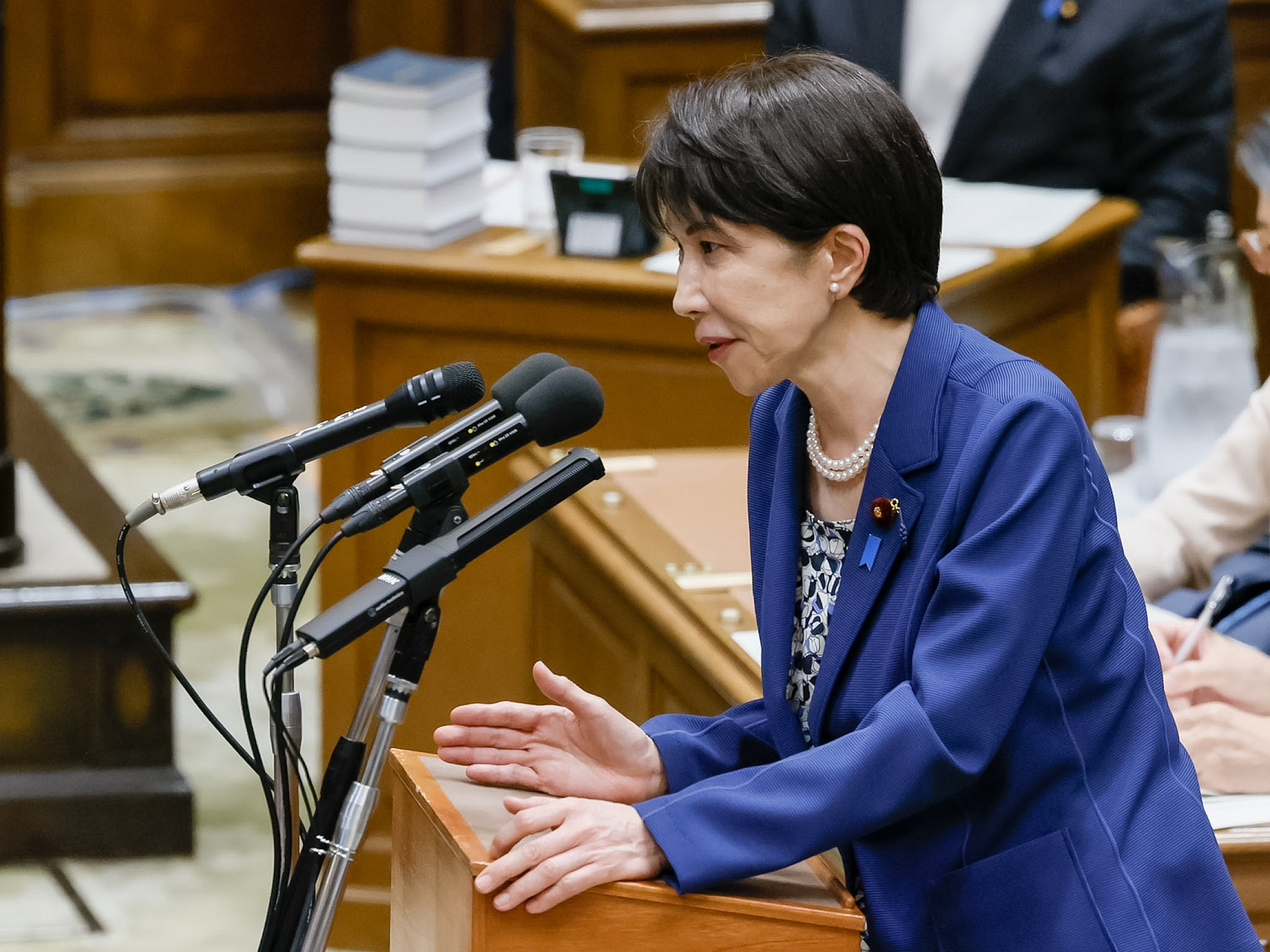 発言する高市総理１