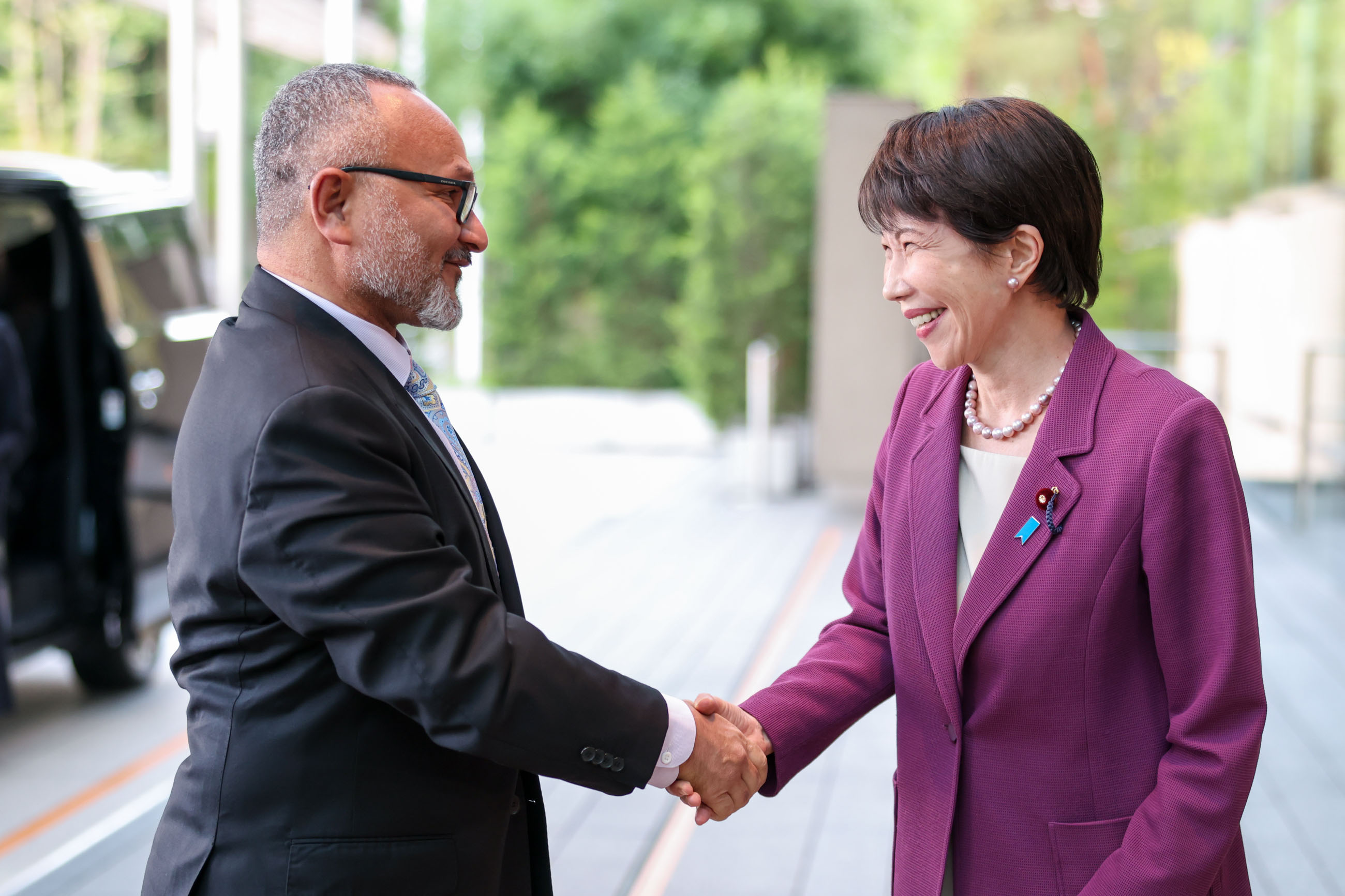 ワレ首相を出迎える高市総理