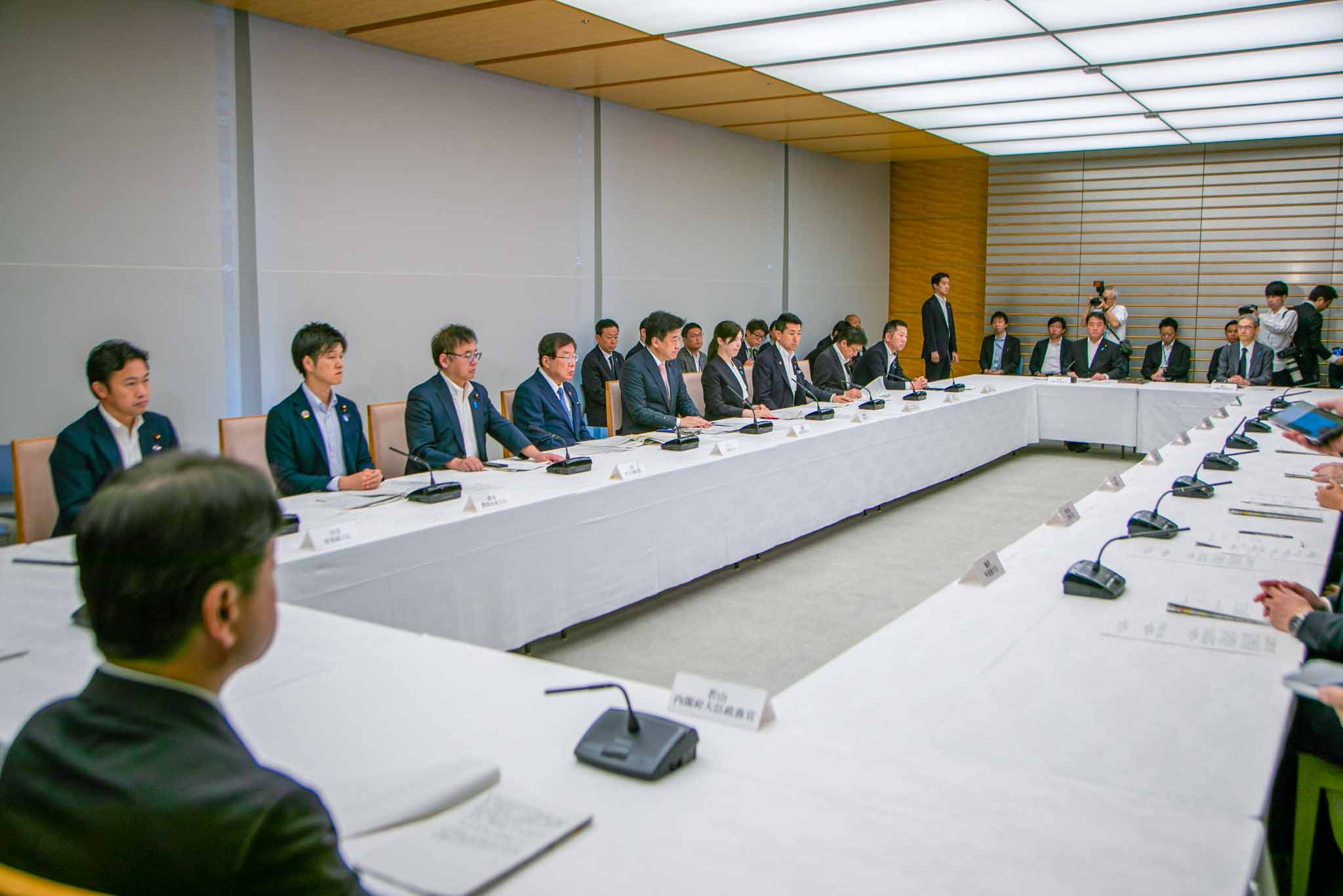 会議のまとめを行う木原官房長官５