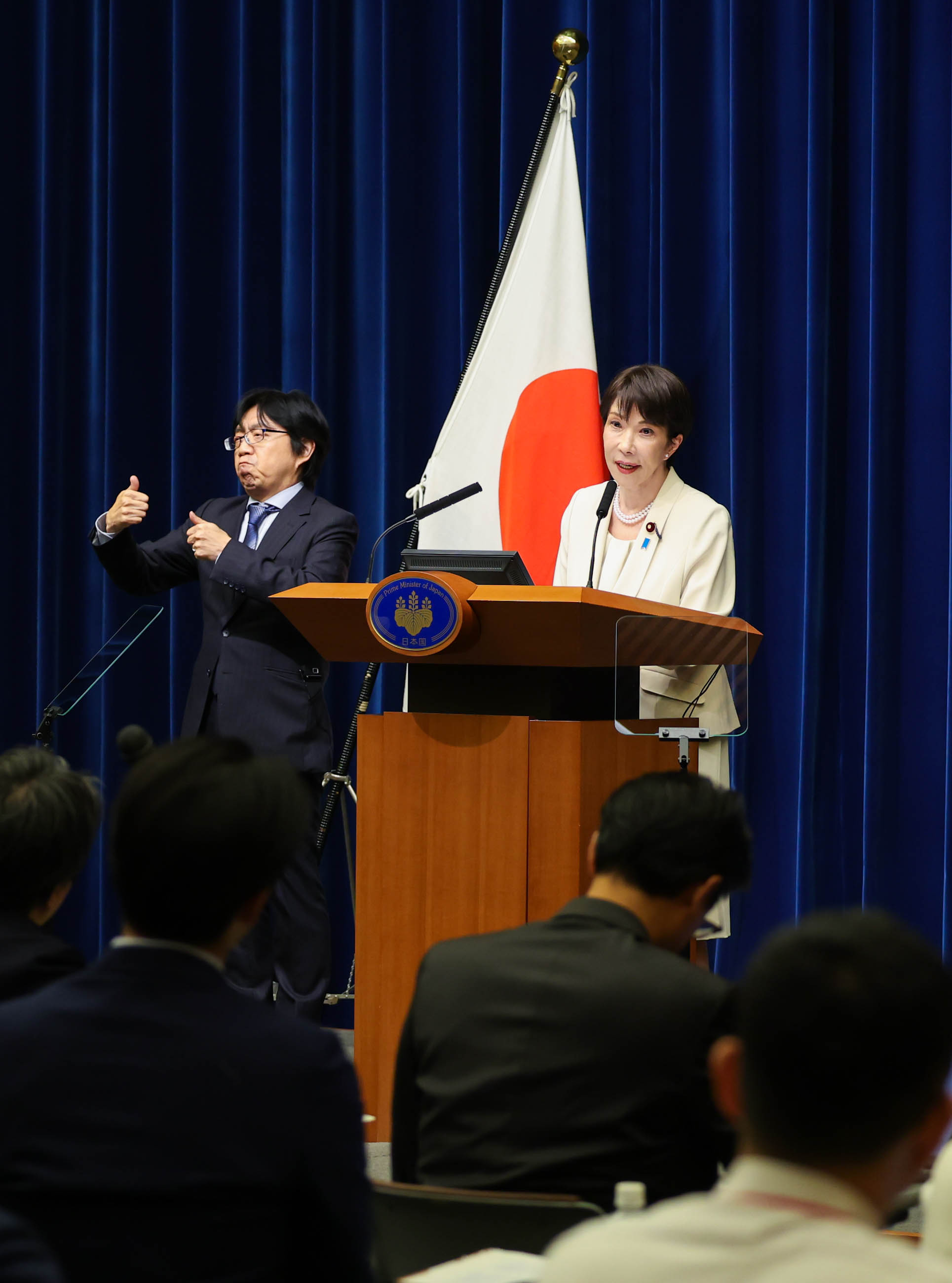 会見する高市総理２２
