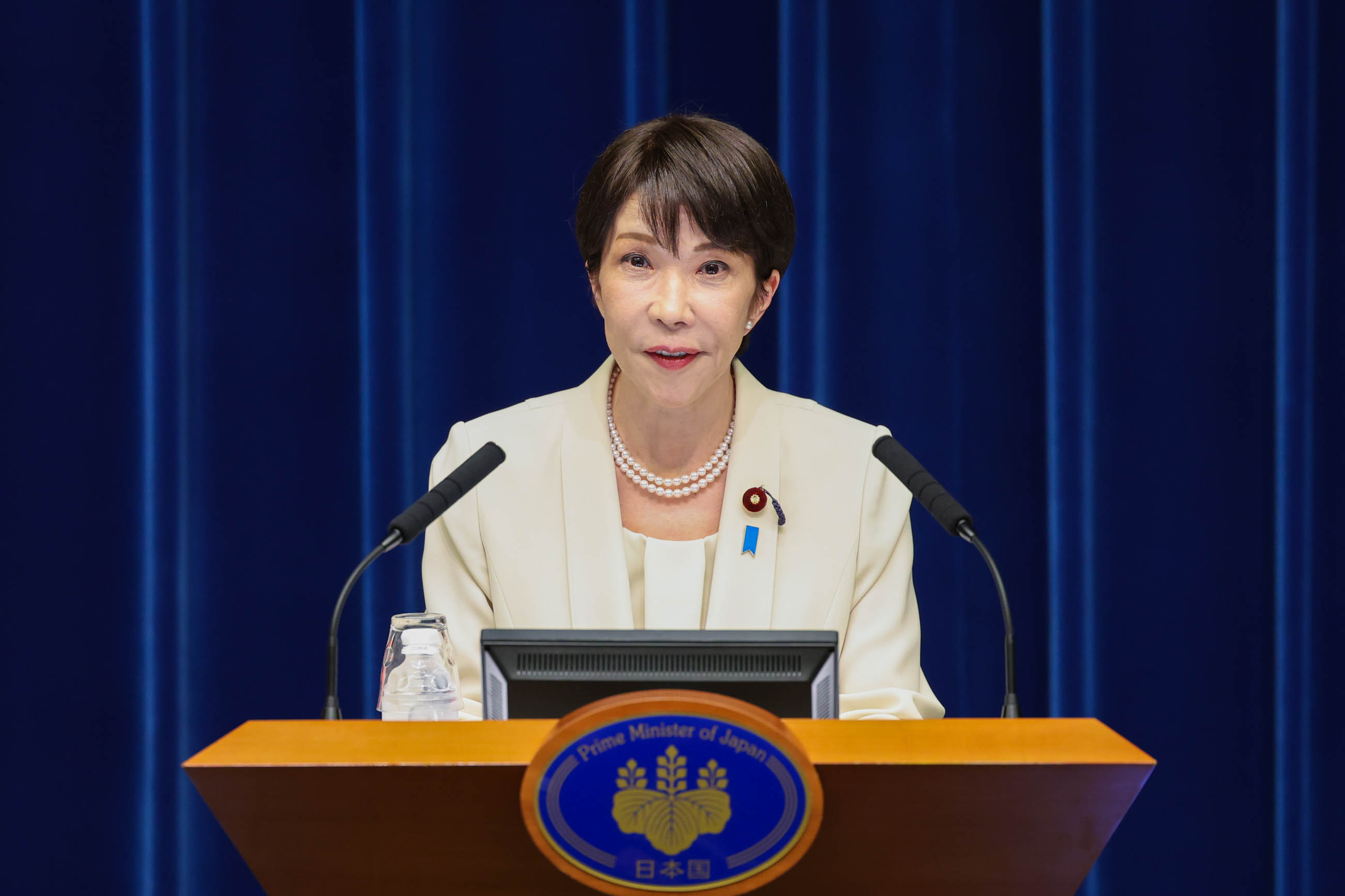 会見する高市総理６
