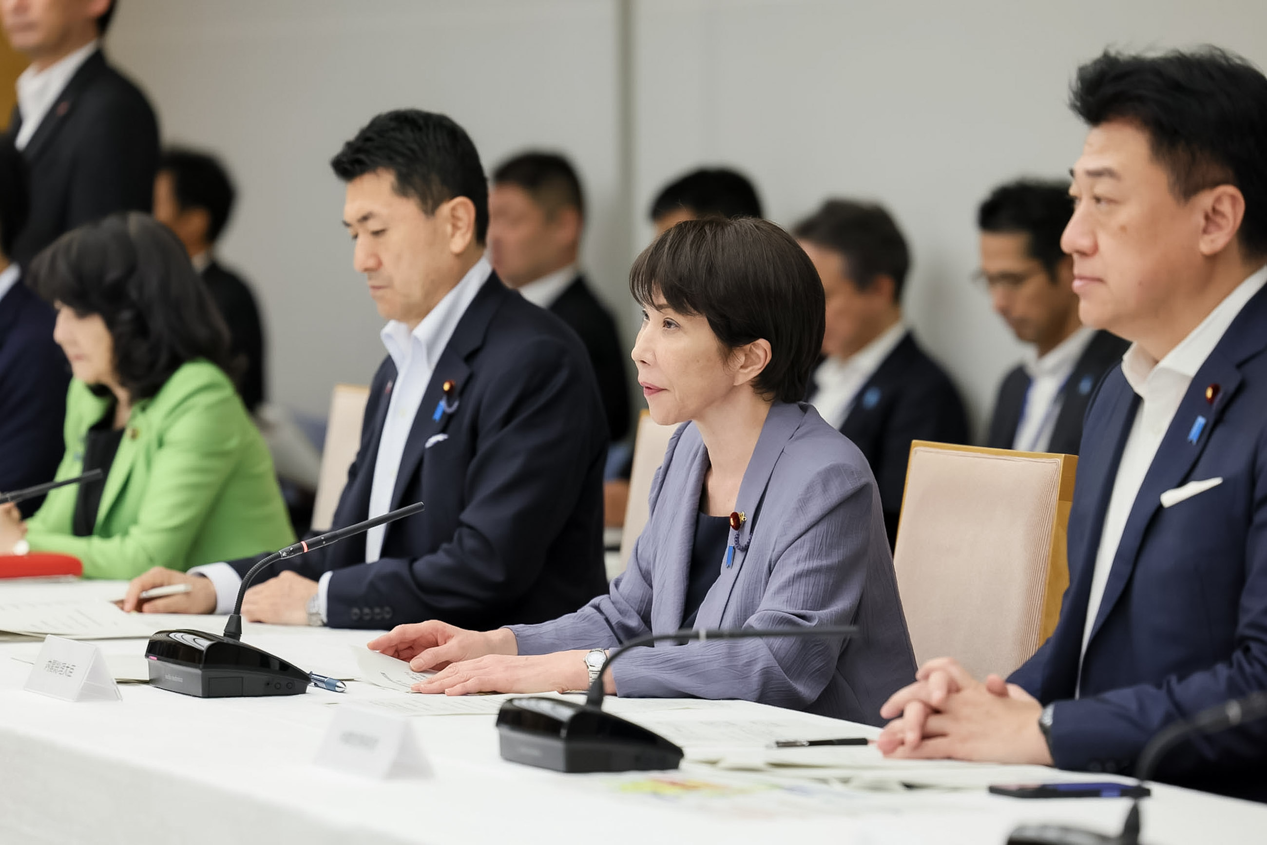 挨拶する高市総理１