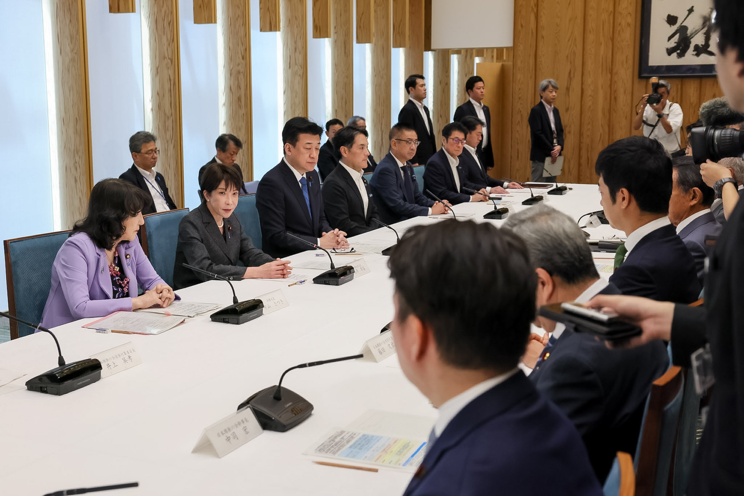 会議のまとめを行う高市総理３