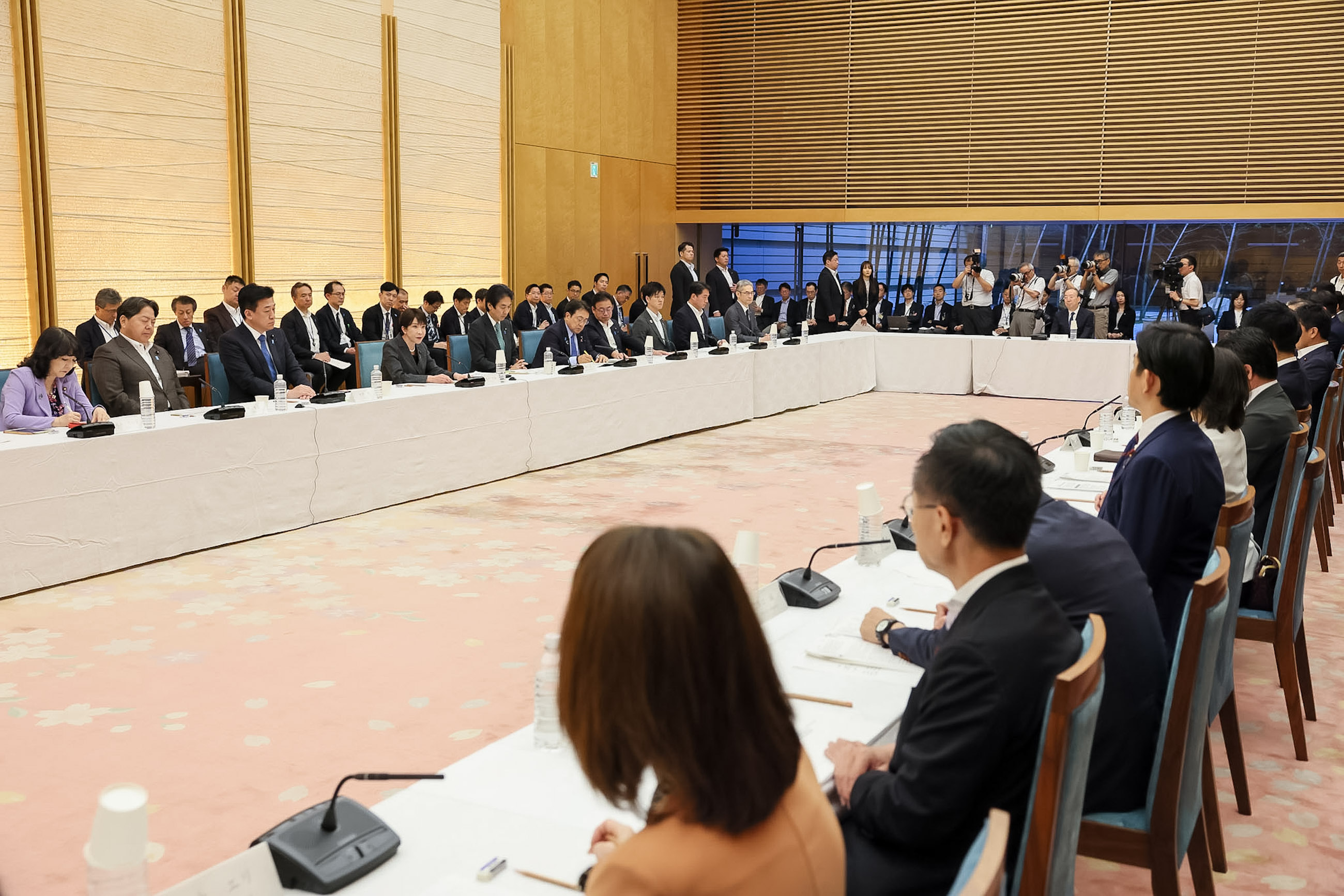 会議のまとめを行う高市総理５