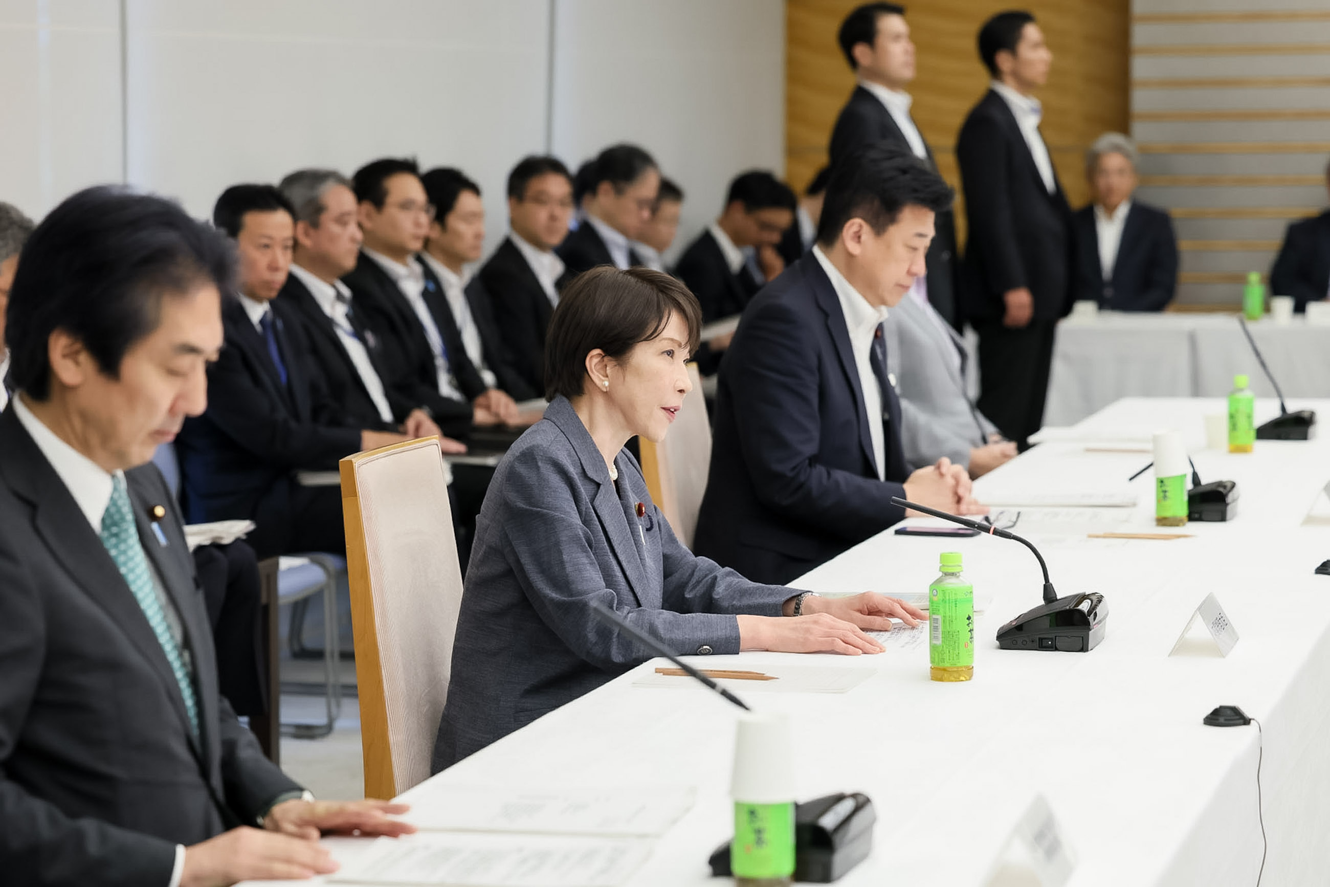会議のまとめを行う高市総理１