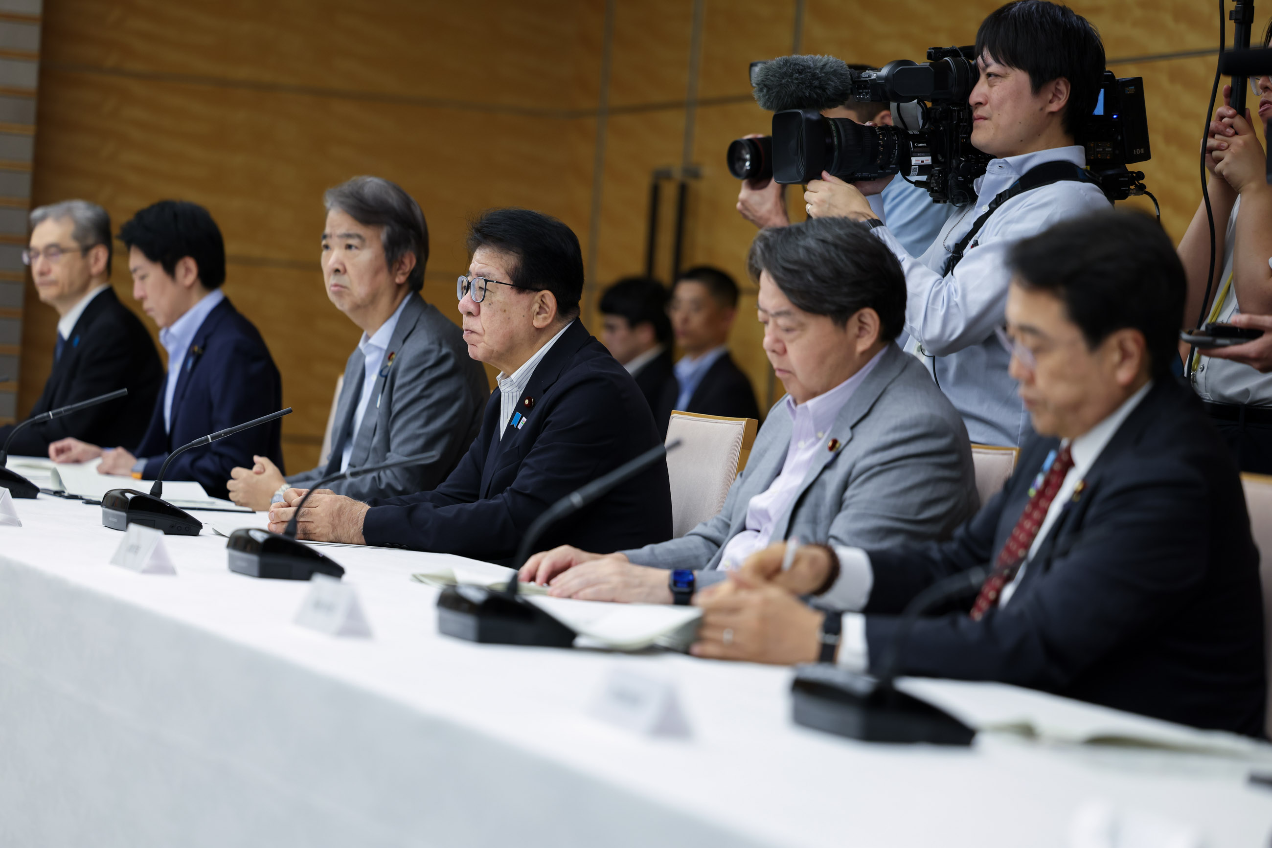 会議のまとめを行う高市総理７