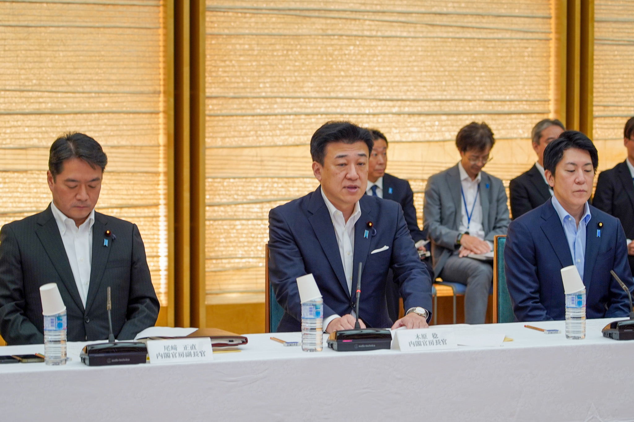 挨拶をする木原官房長官３