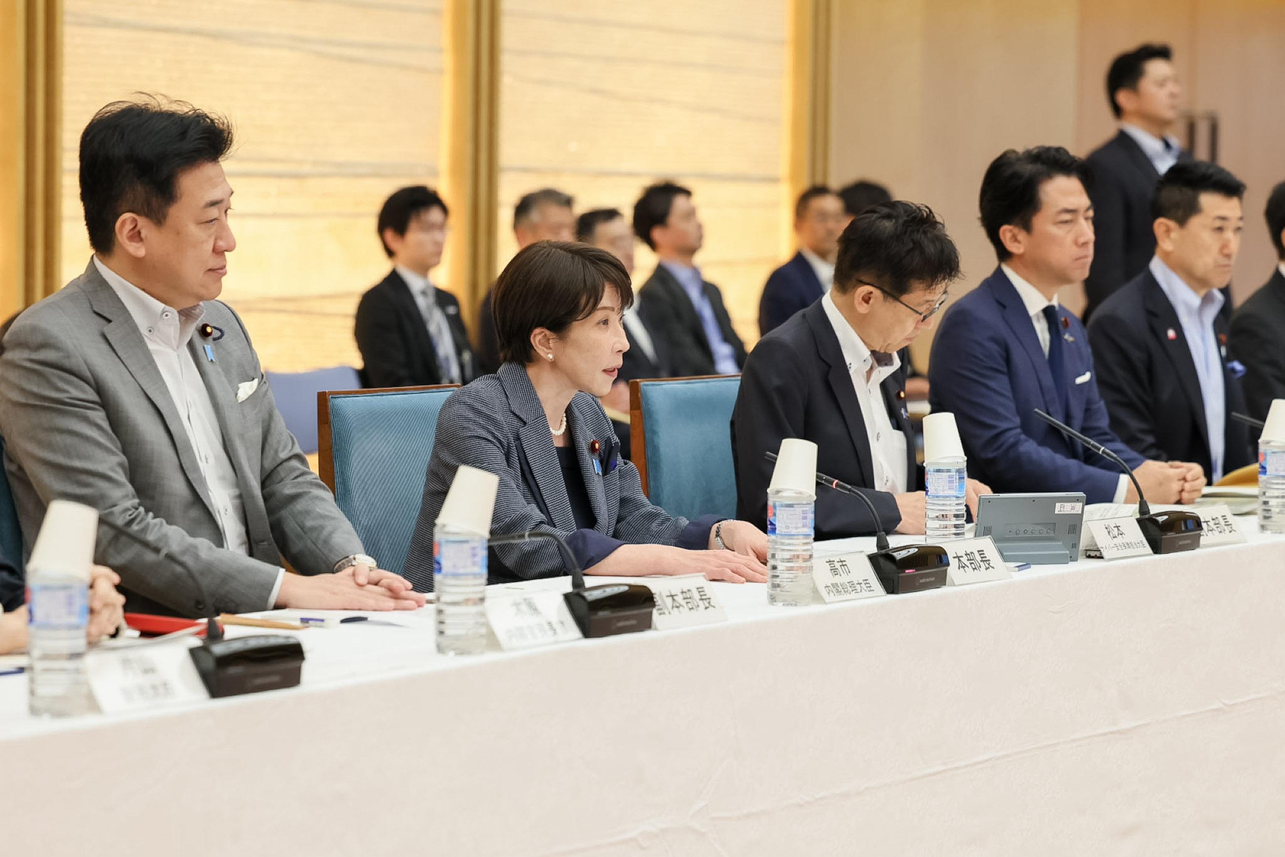 会議のまとめを行う高市総理１