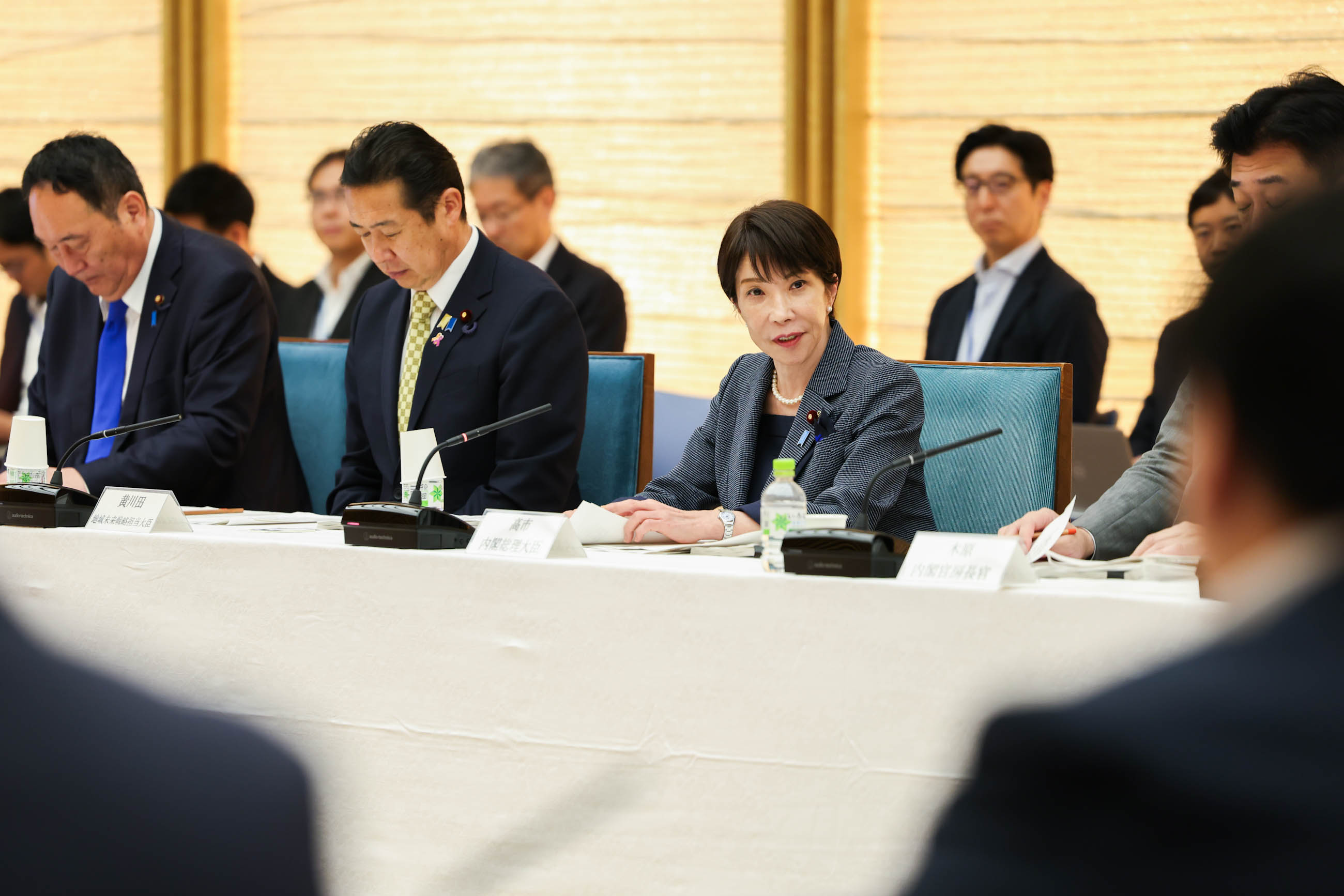 会議のまとめを行う高市総理４