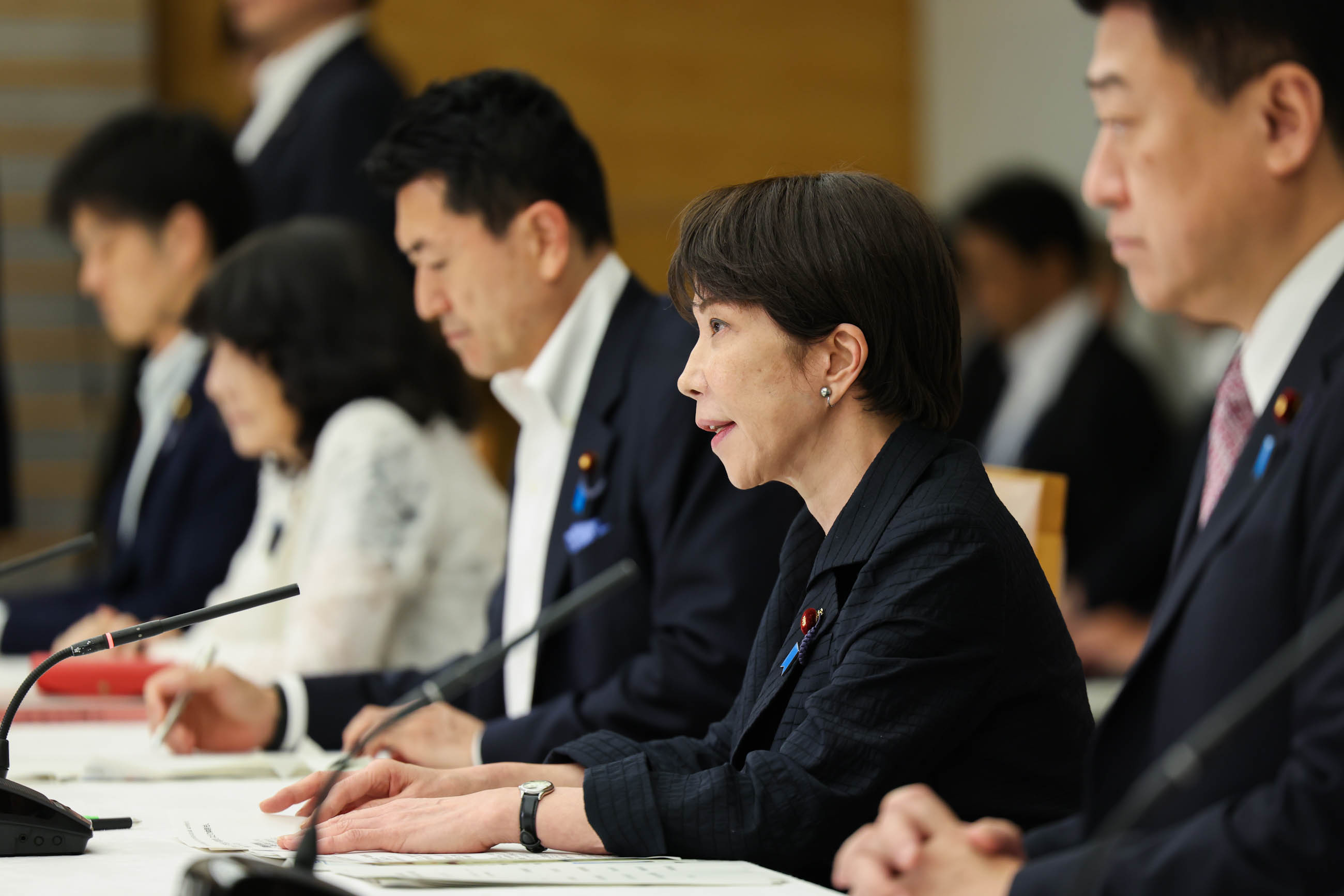 会議のまとめを行う高市総理５
