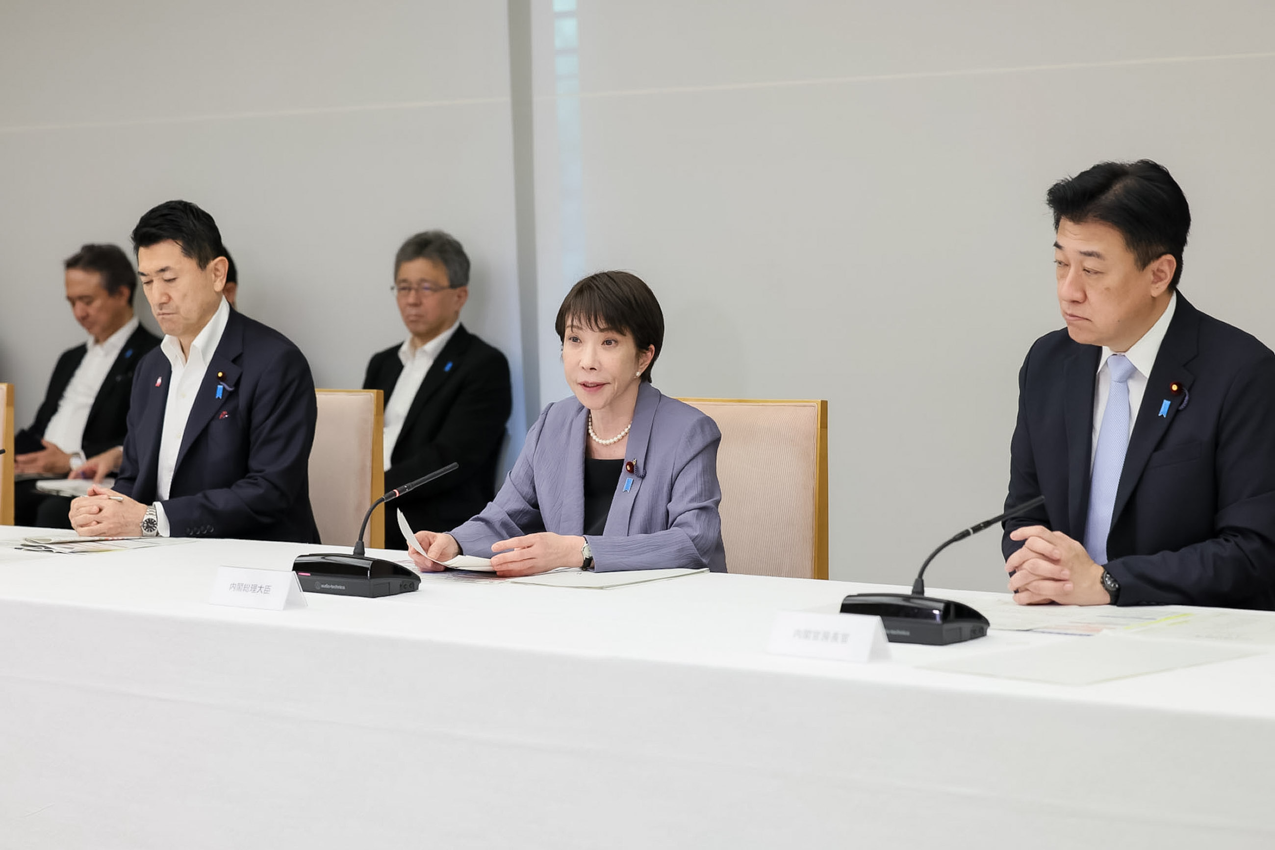 会議のまとめを行う高市総理７