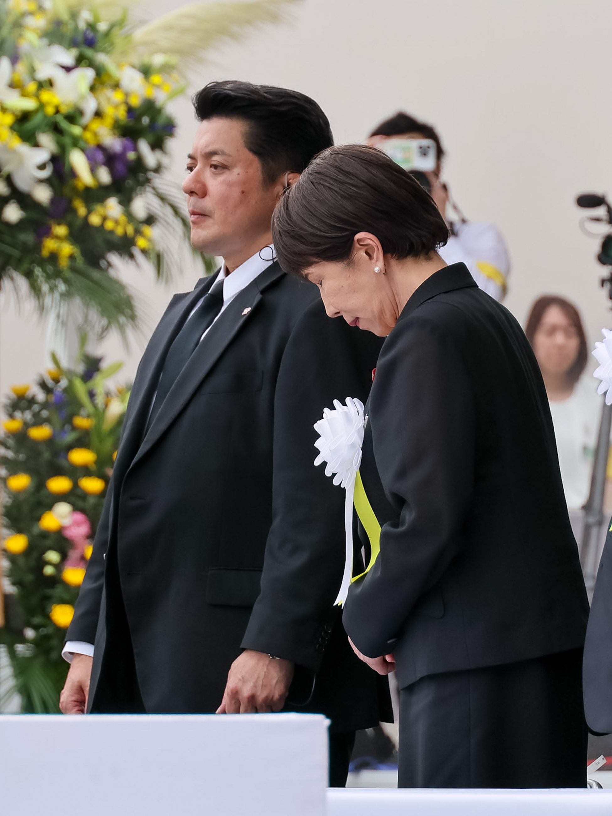 黙とうする高市総理１