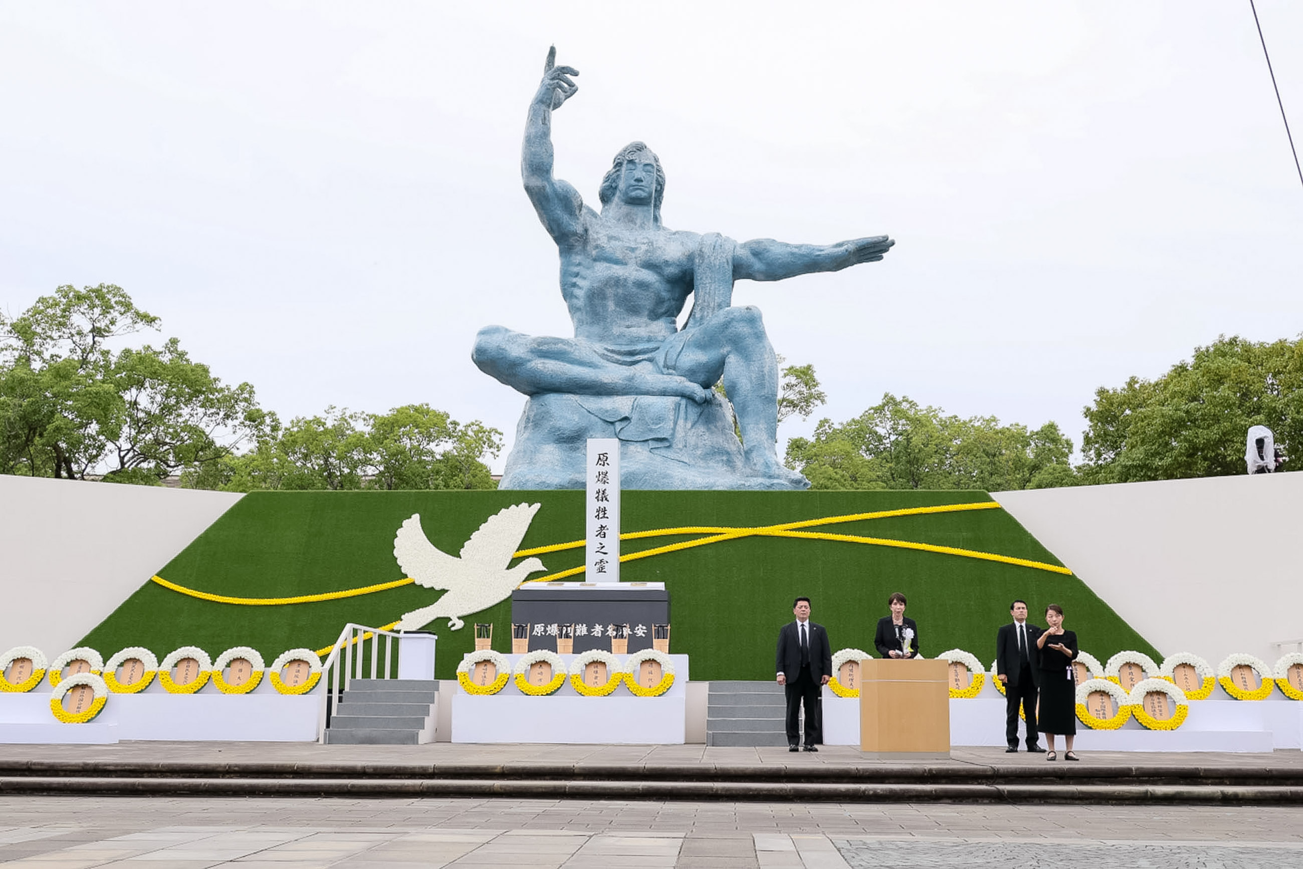 挨拶する高市総理２