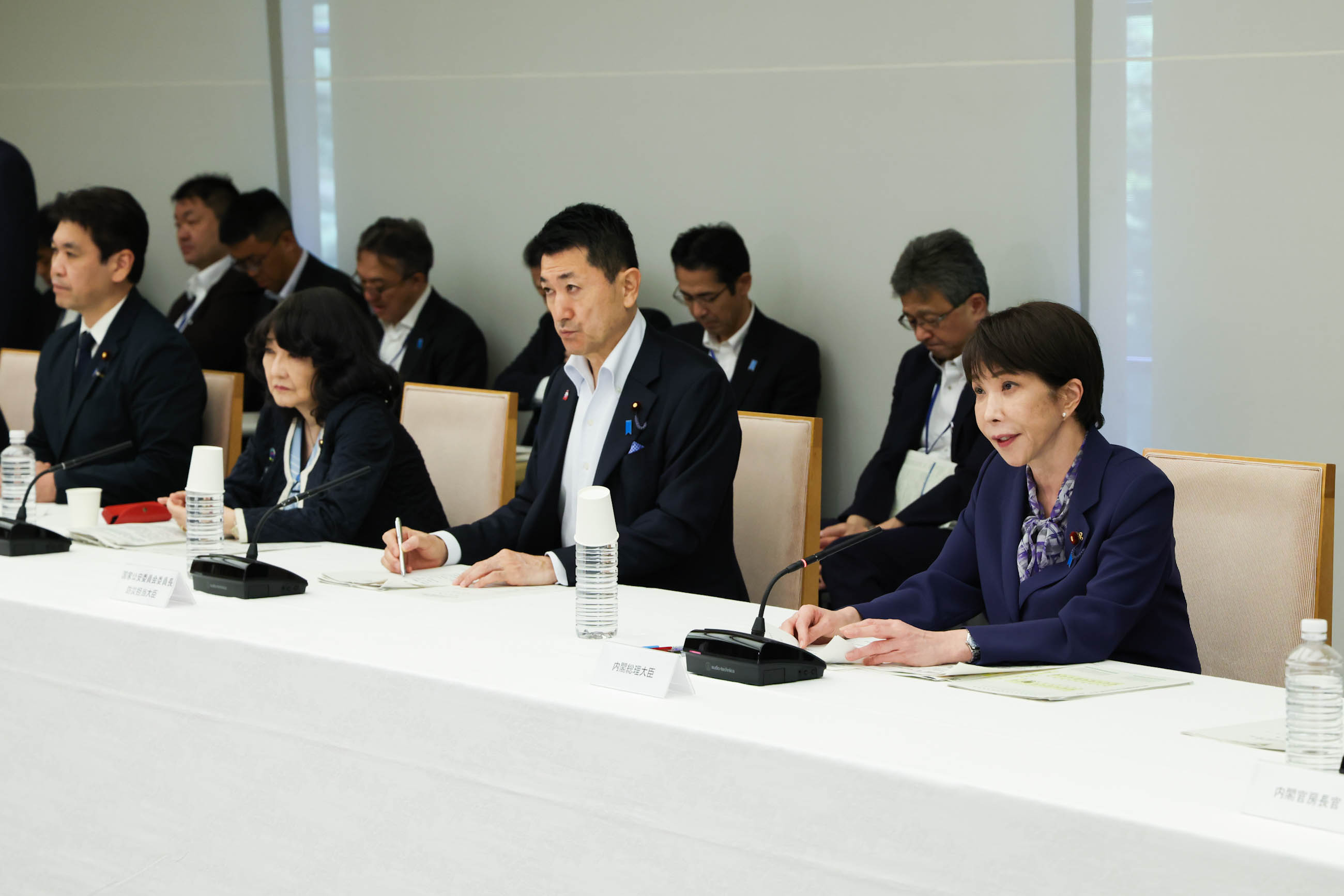 会議のまとめを行う高市総理４