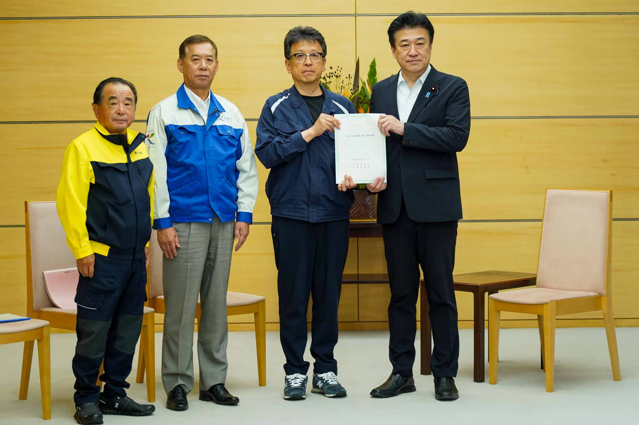 要請を受ける木原官房長官