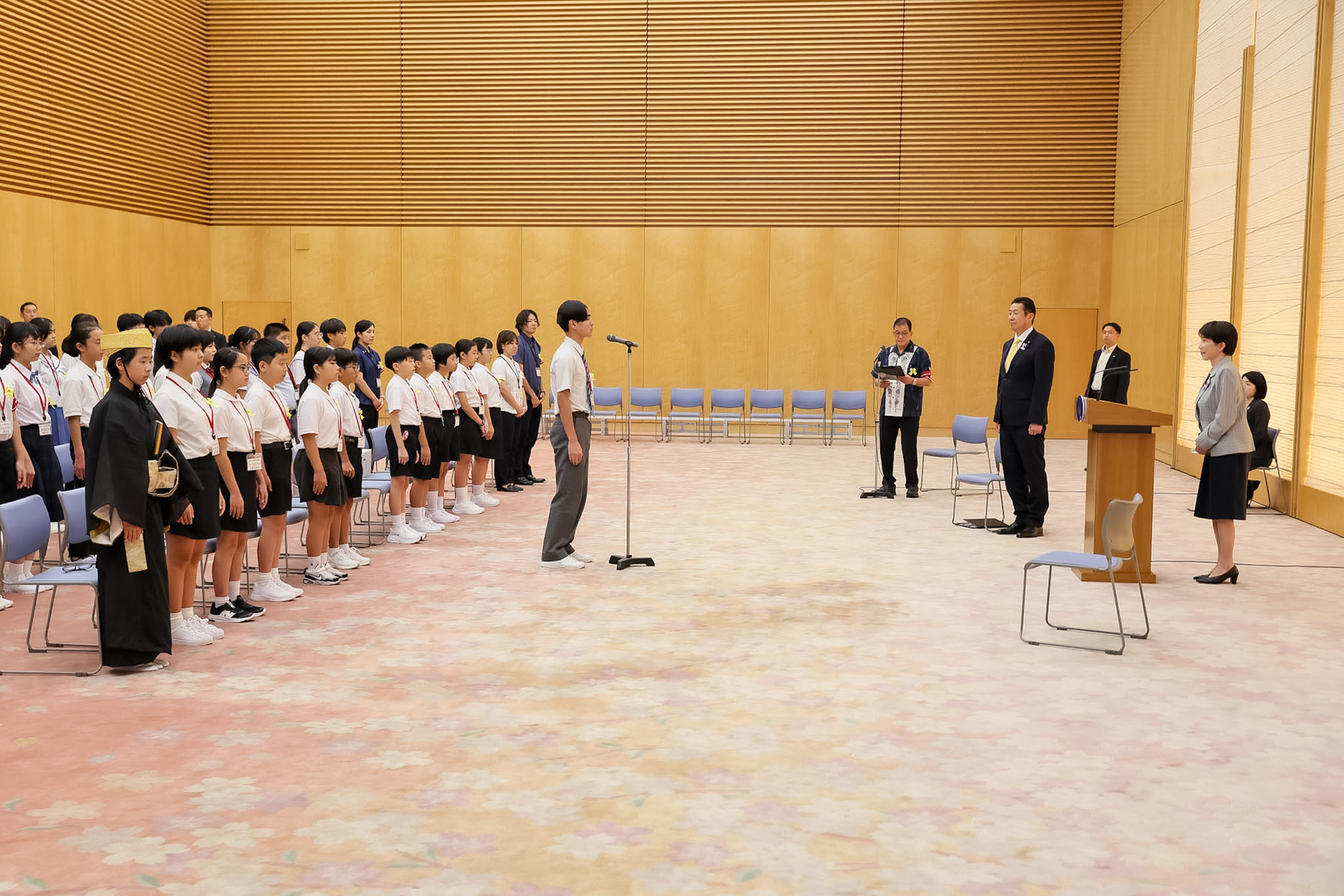 表敬を受ける高市総理４