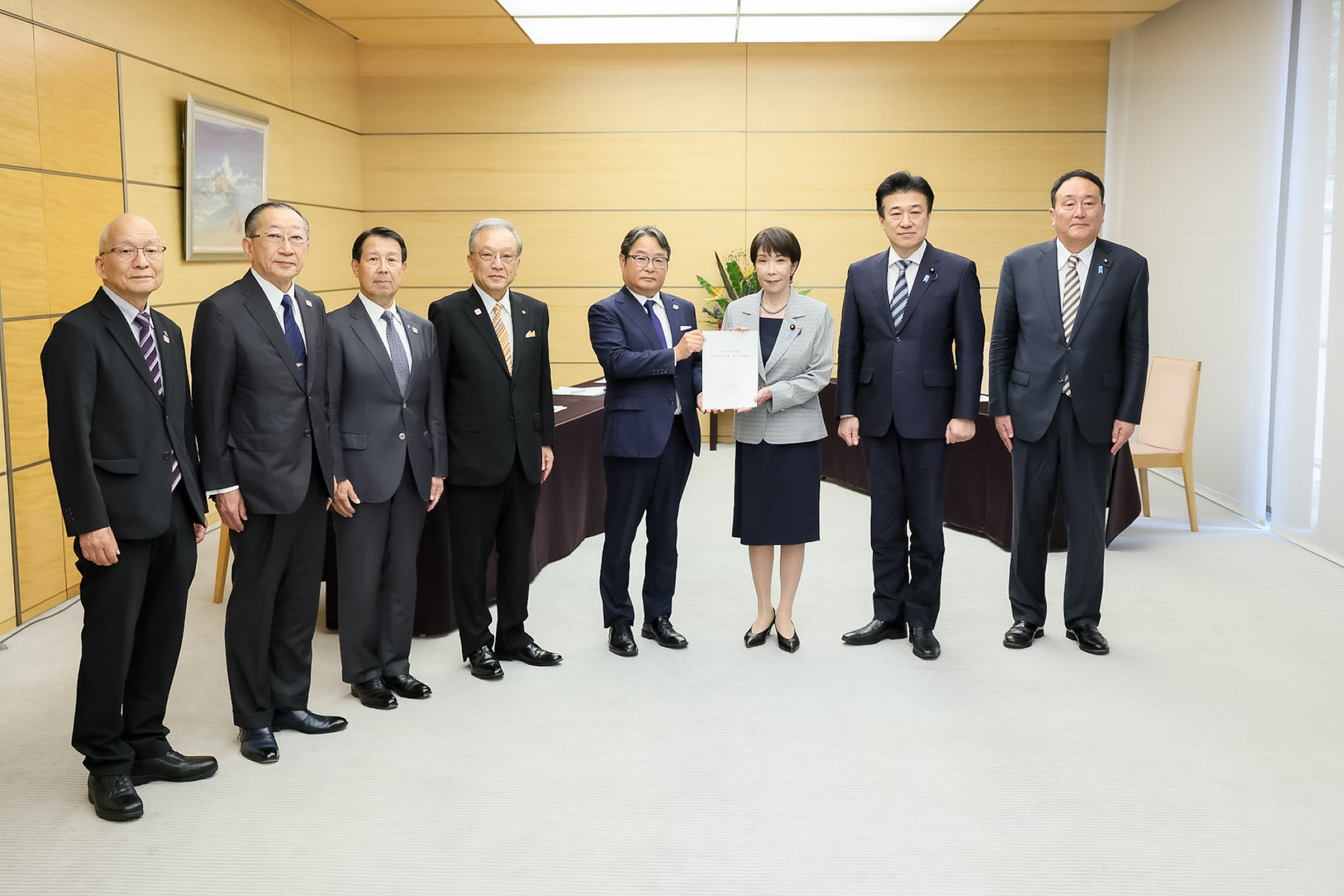 申入れを受ける高市総理１