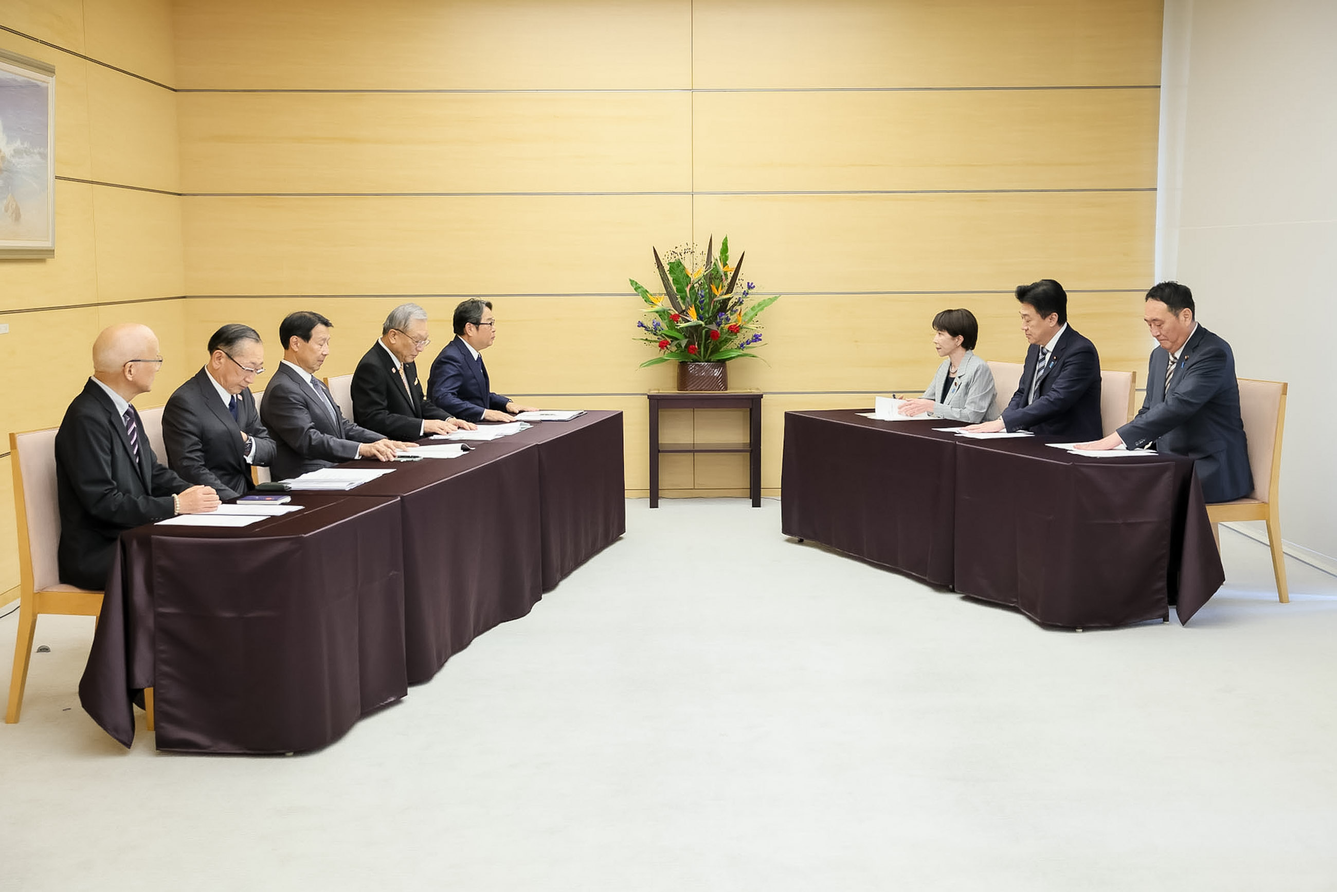 申入れを受ける高市総理２