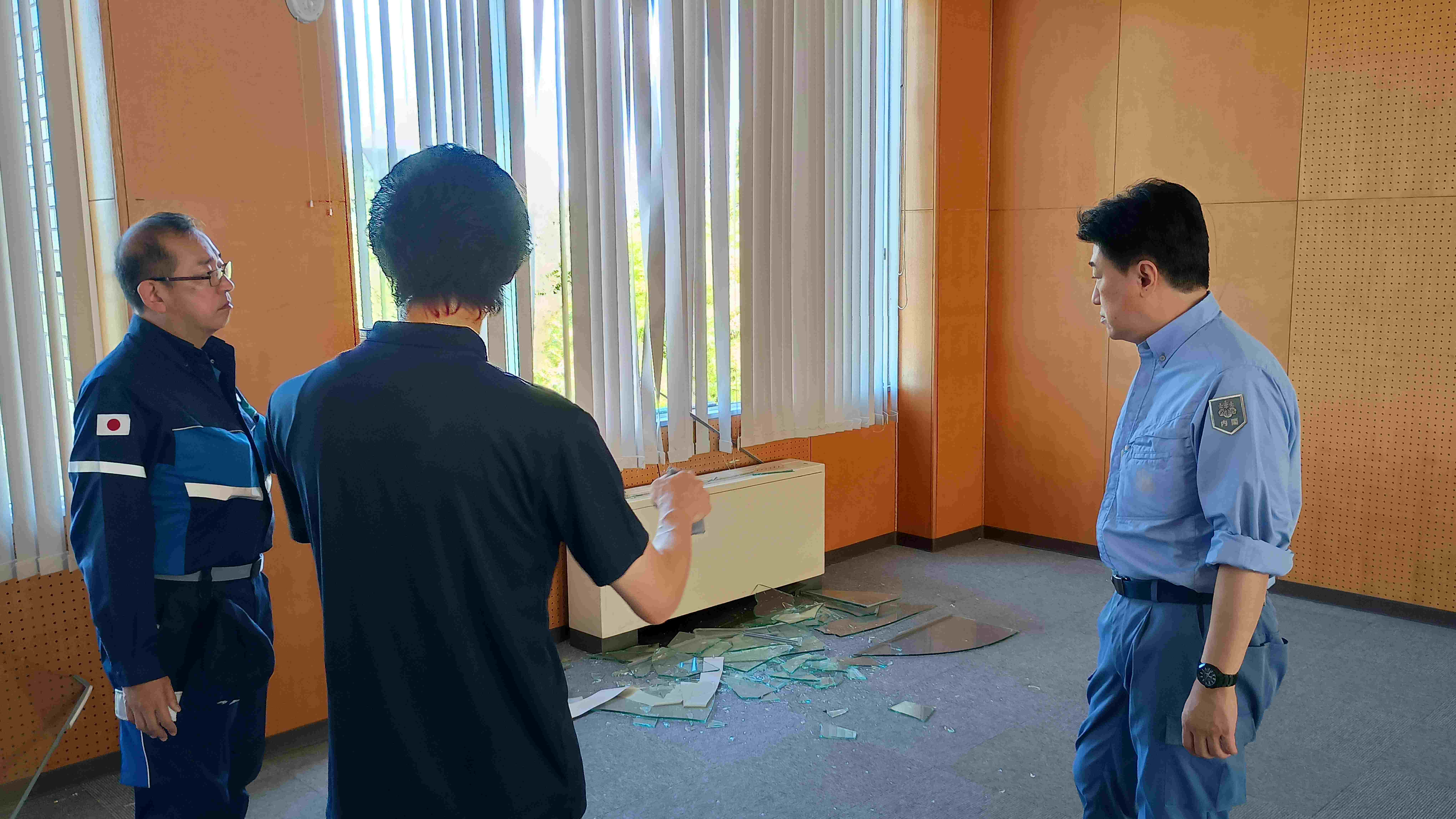 平成音楽大学を視察する木原官房長官１（写真提供：内閣府）