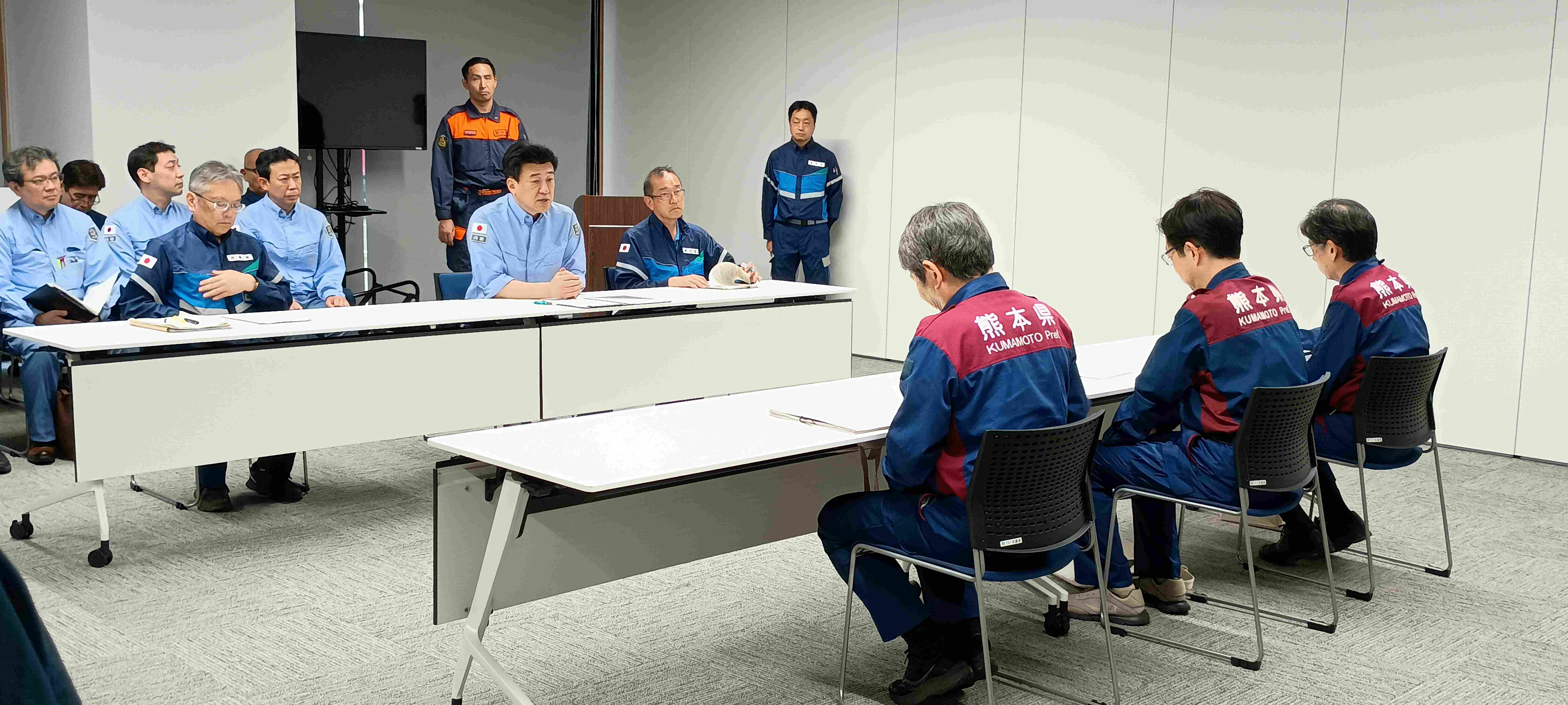 熊本県庁を視察する木原官房長官（写真提供：内閣府）