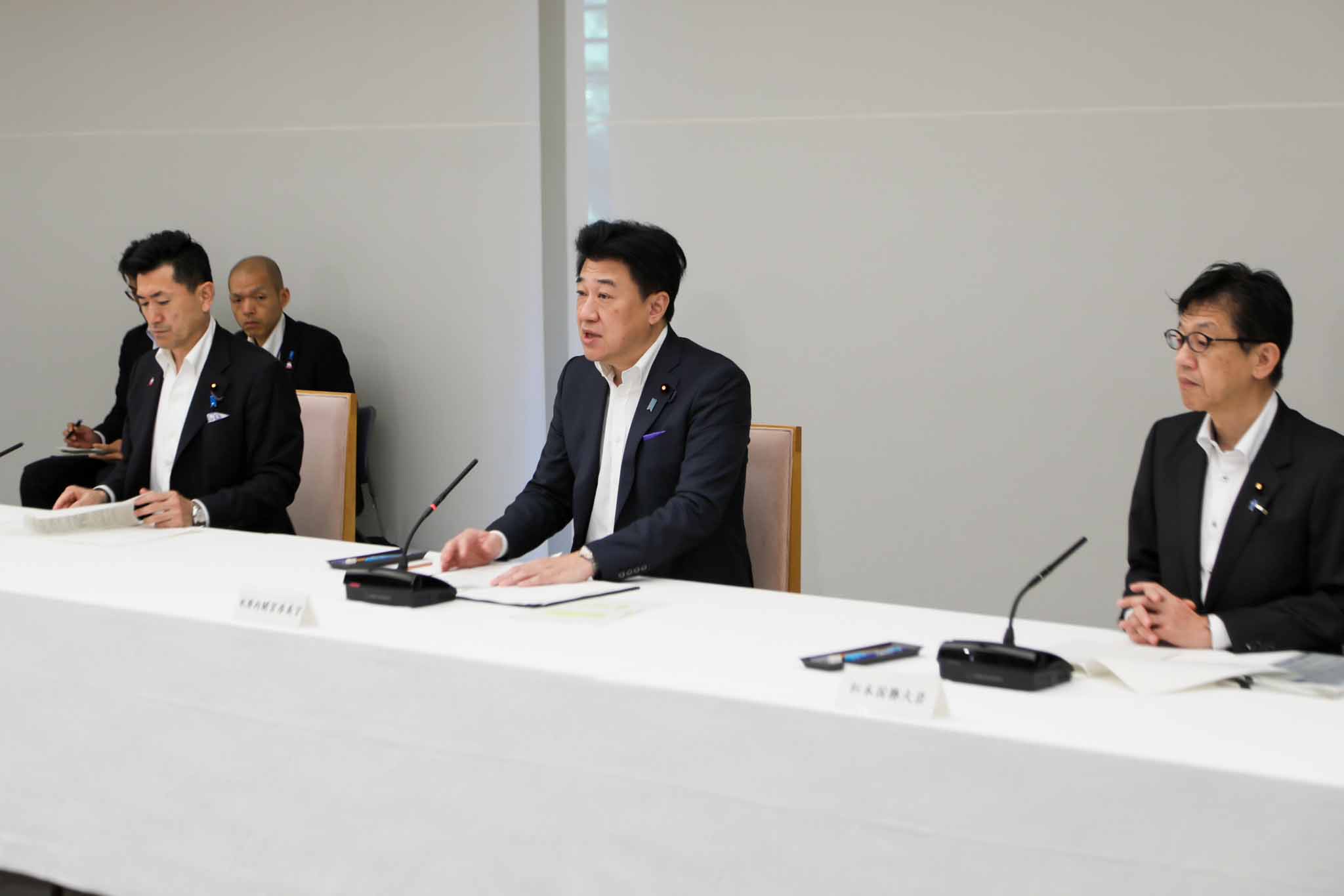 会議のまとめを行う木原官房長官１