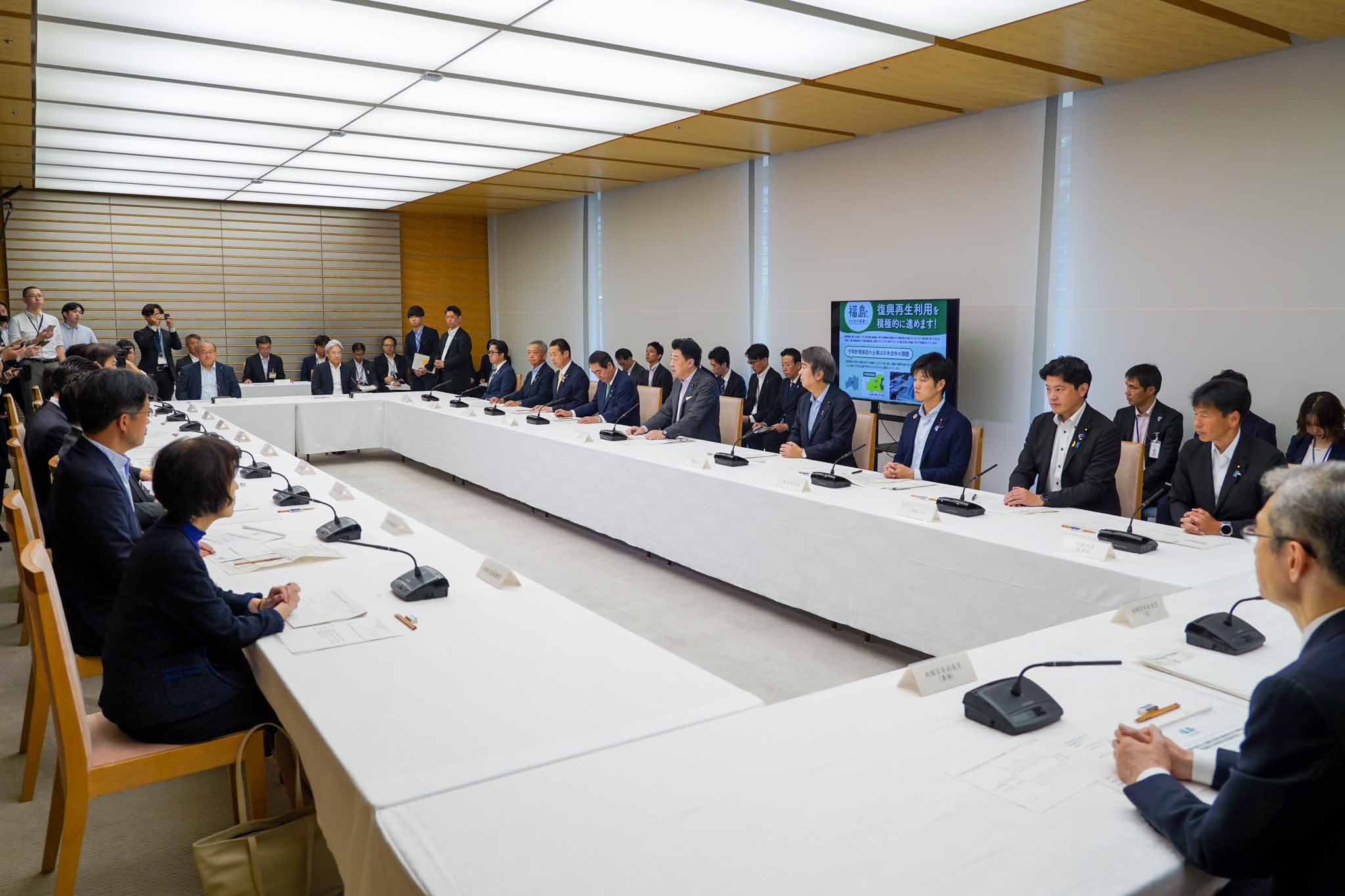 会議のまとめを行う木原官房長官５