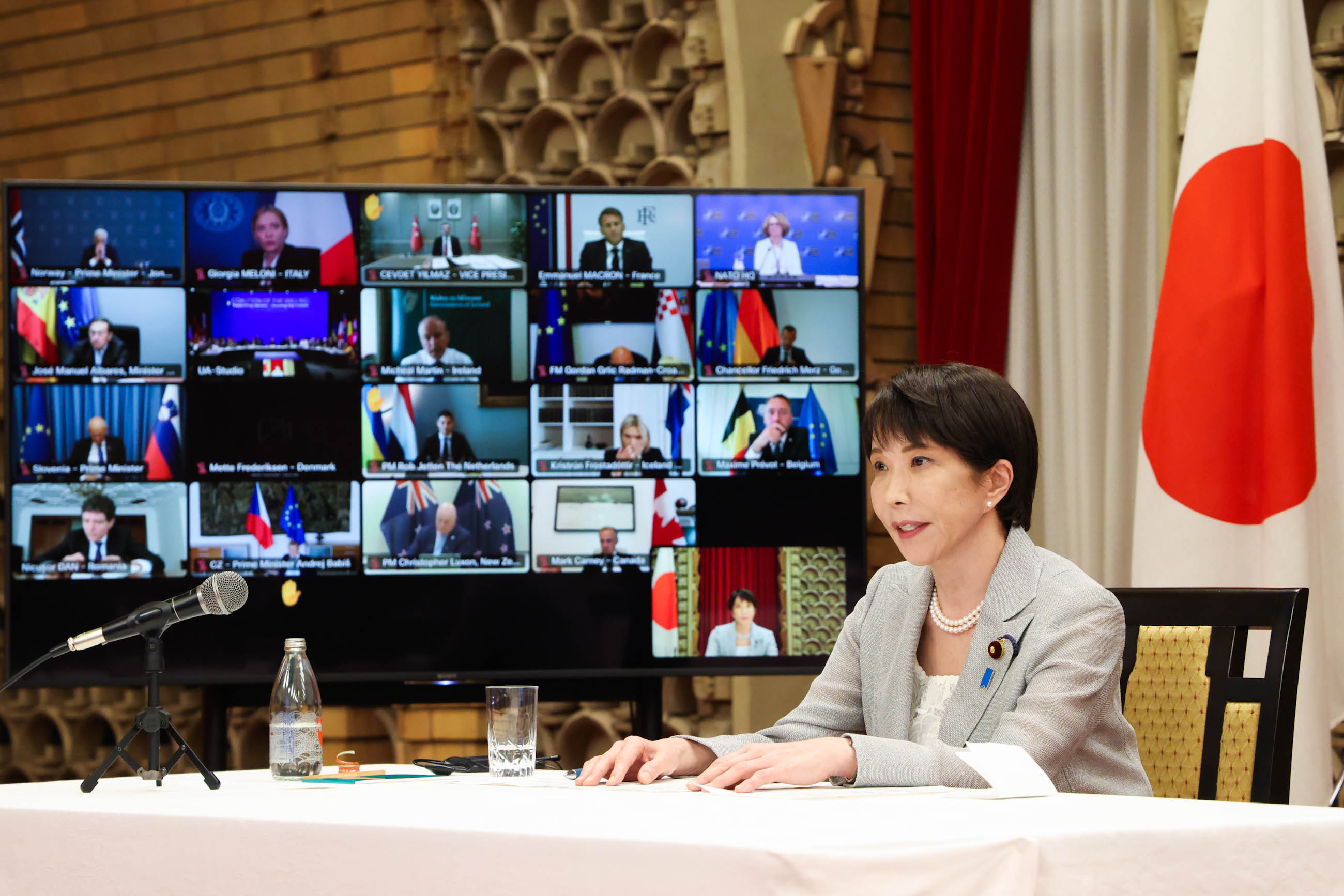 首脳会合に臨む高市総理１
