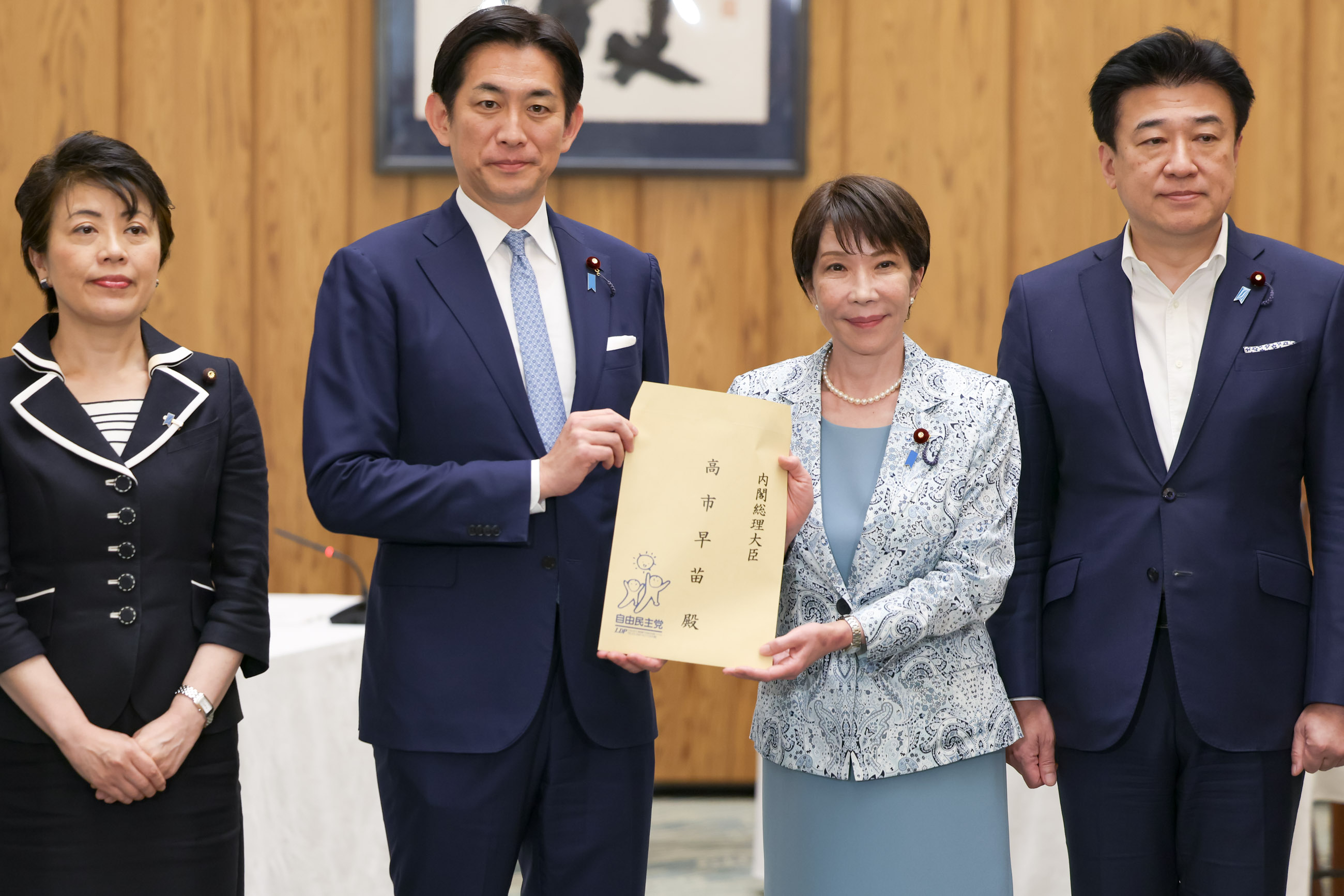 申入れを受ける高市総理２