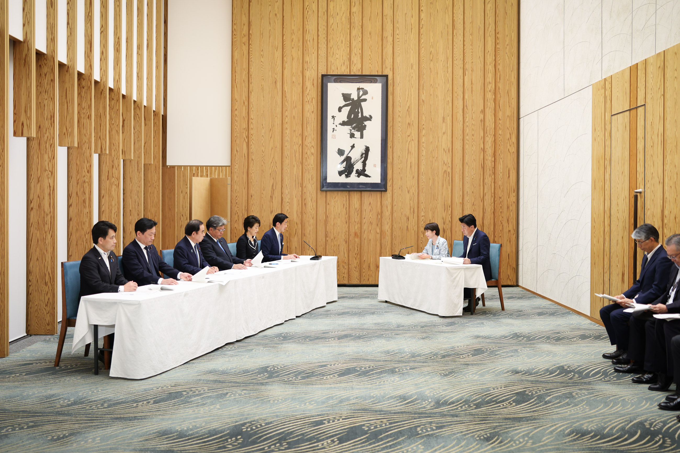 申入れを受ける高市総理３