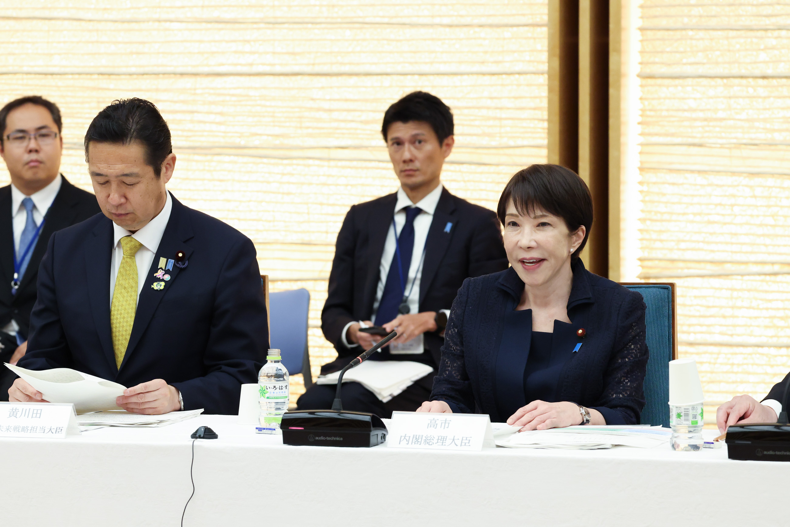 会議のまとめを行う高市総理１