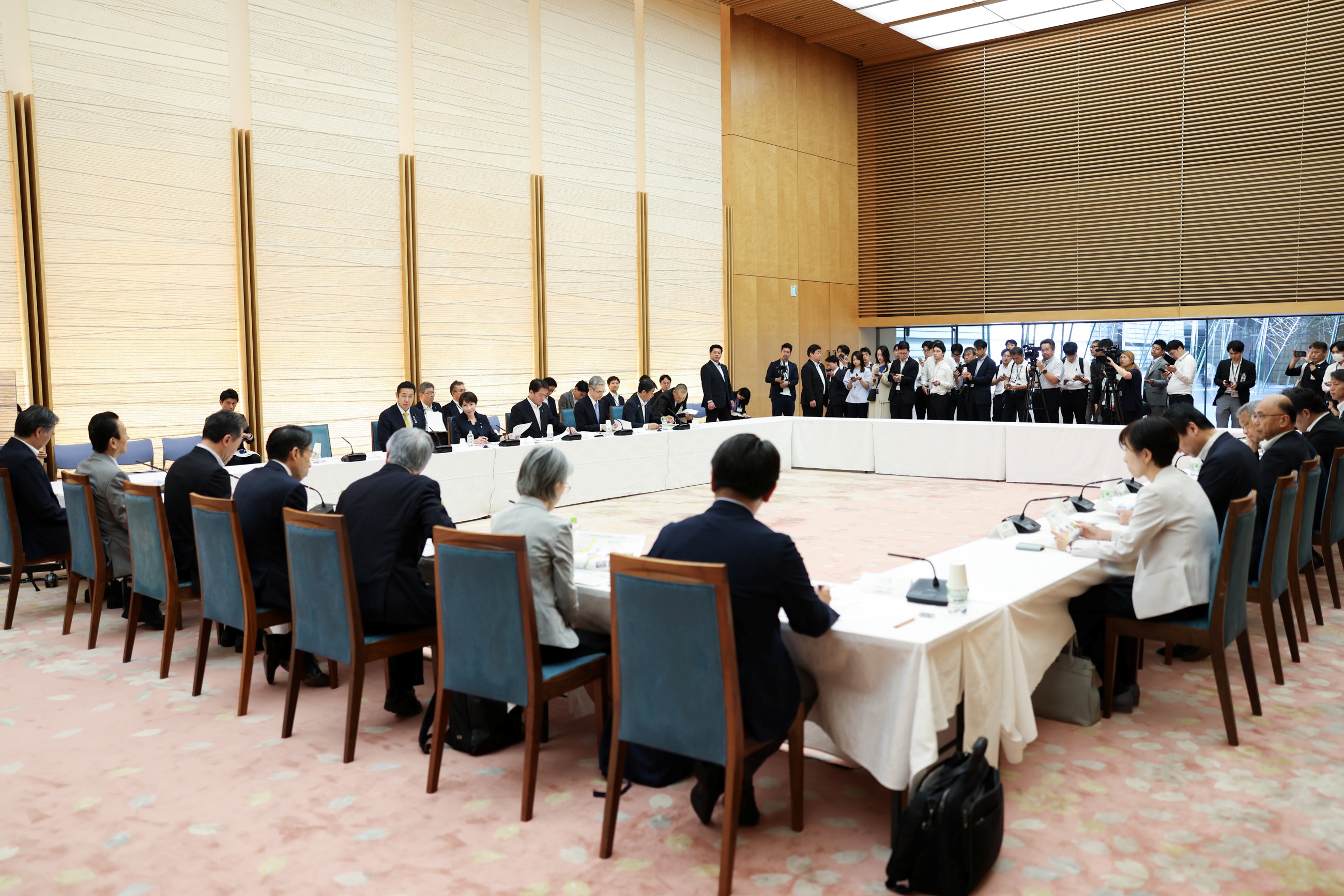 会議のまとめを行う高市総理２