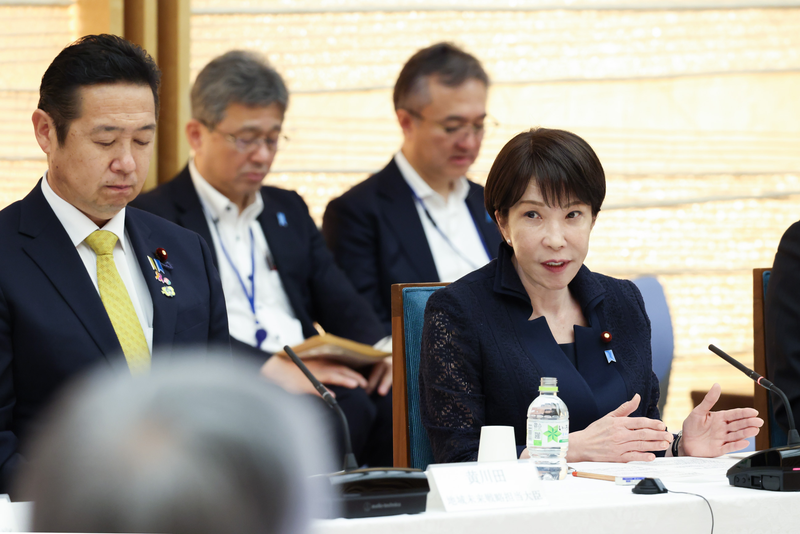 会議のまとめを行う高市総理７