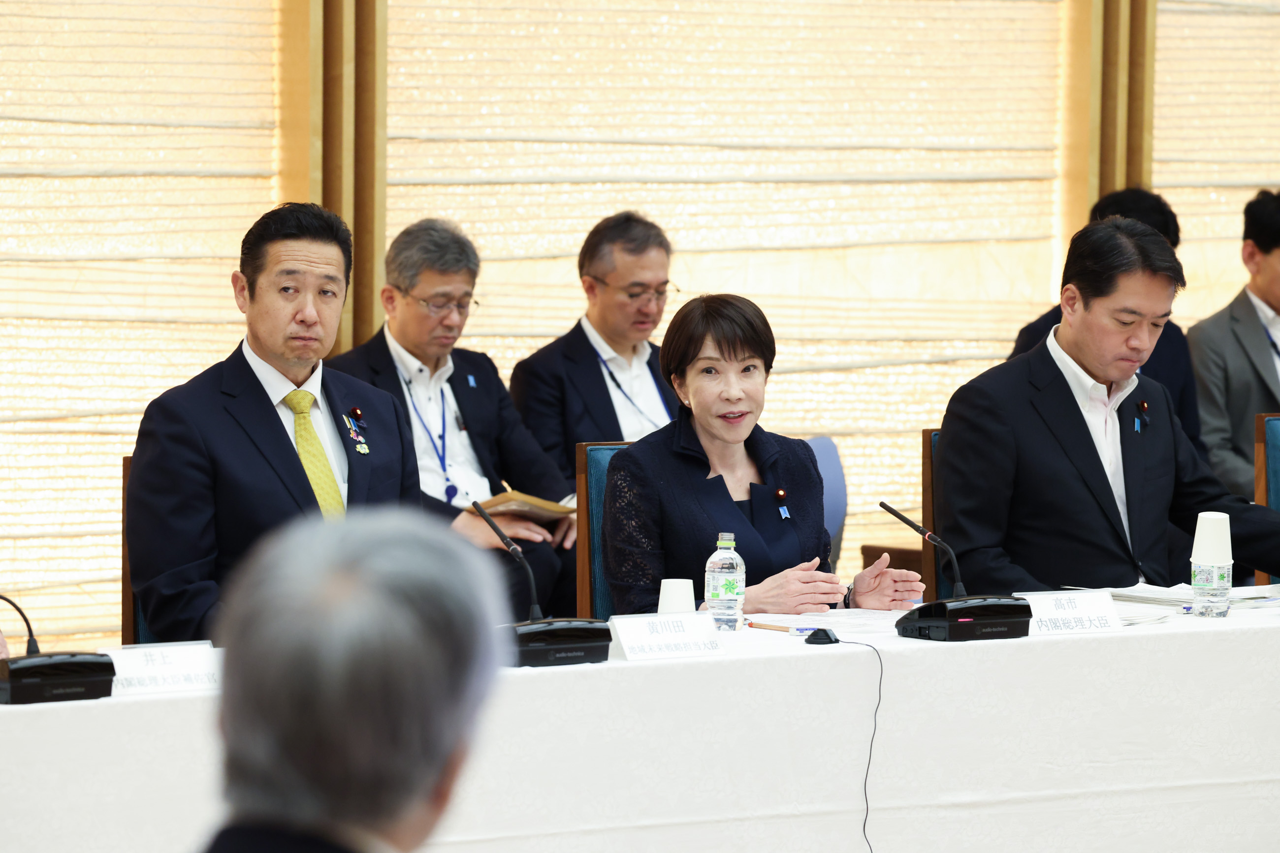 会議のまとめを行う高市総理８