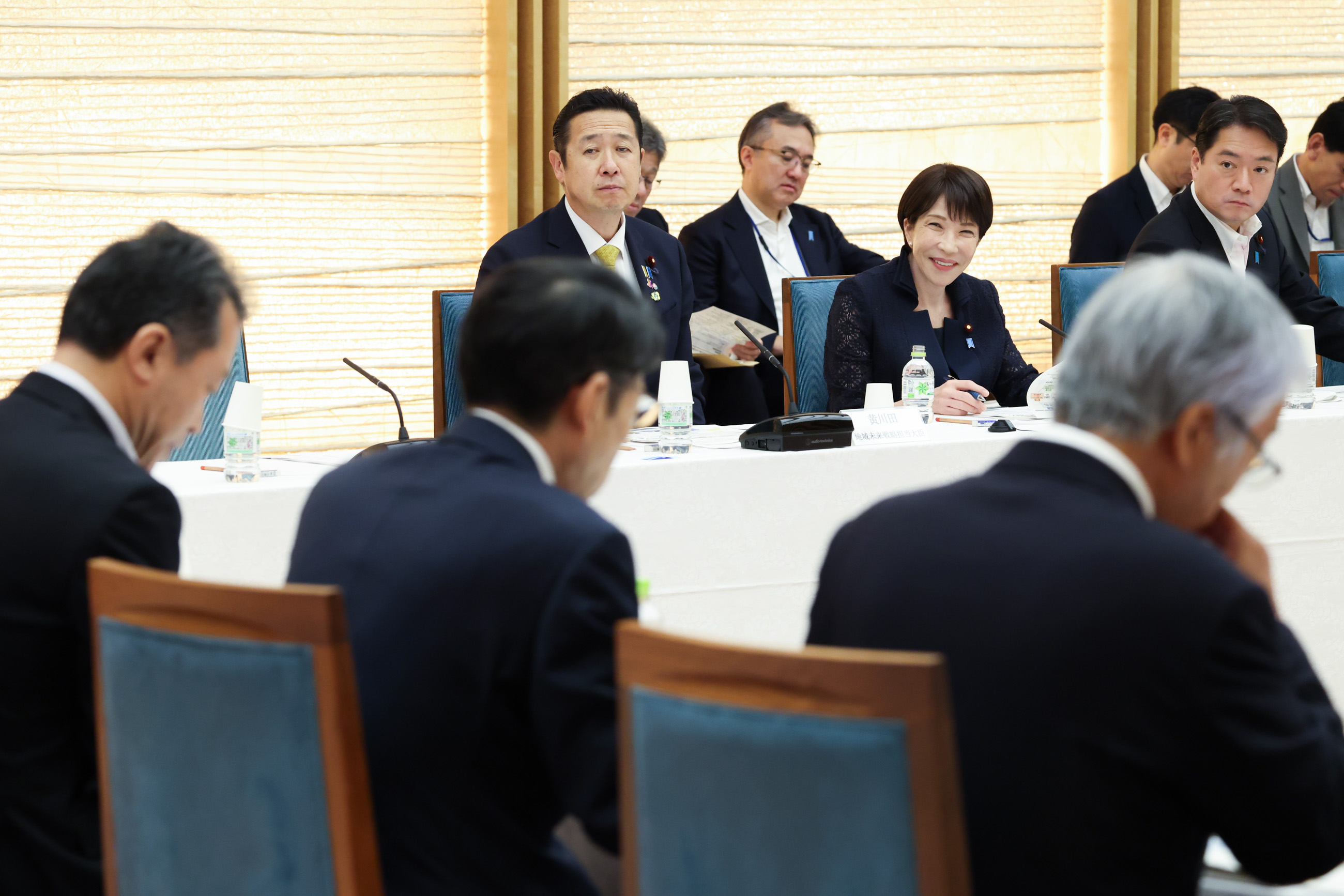 会議のまとめを行う高市総理３