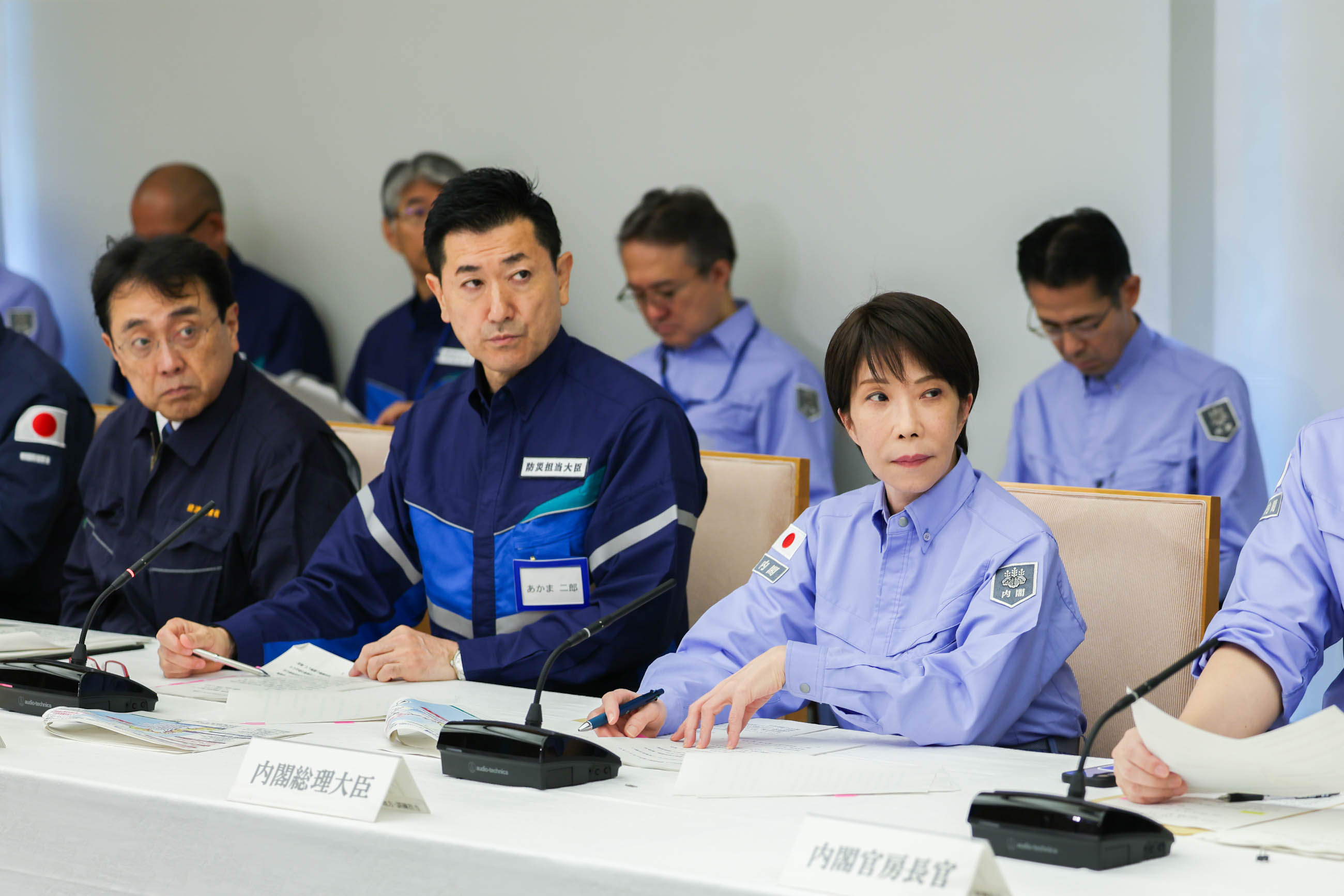 緊急災害対策本部に臨む高市総理３