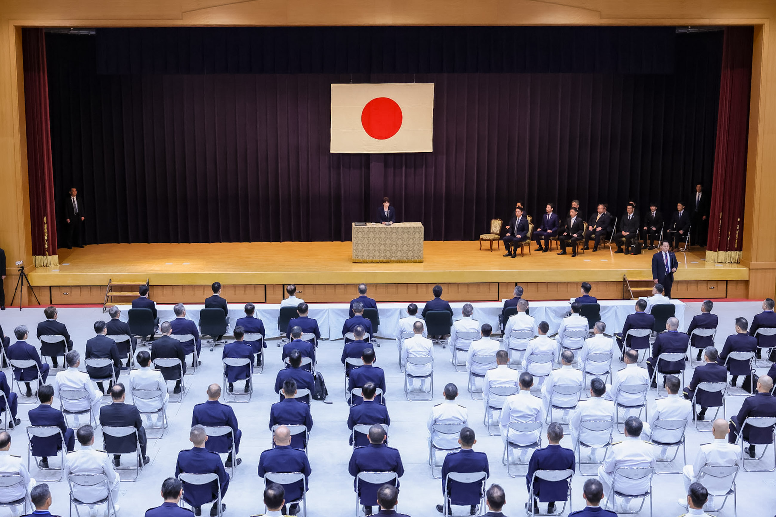 訓示を行う高市総理３