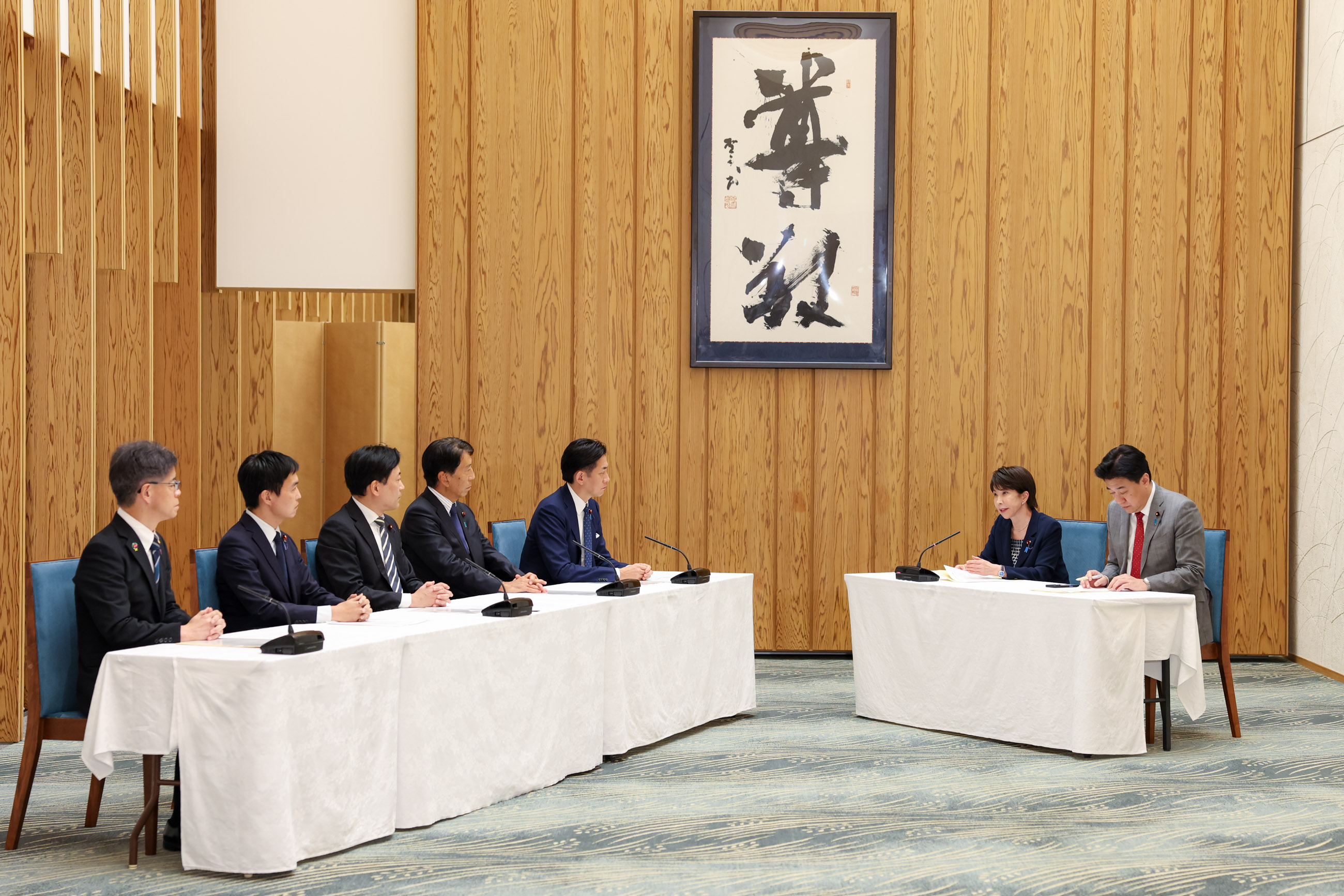 申入れを受ける高市総理３