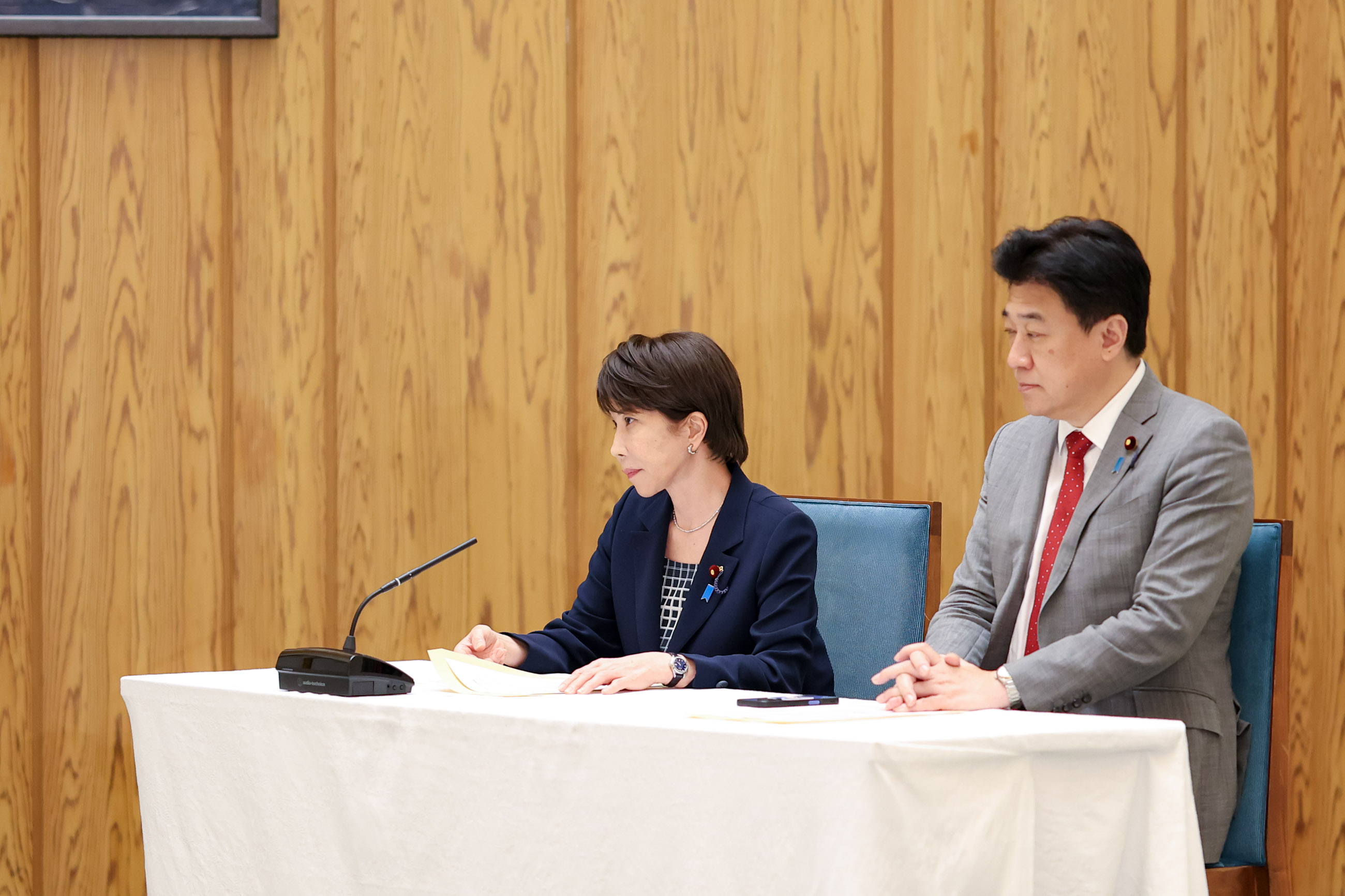 申入れを受ける高市総理４