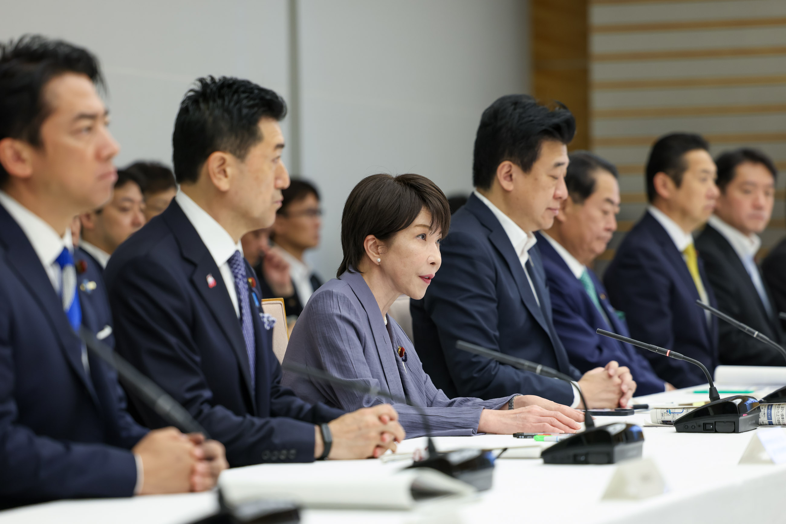 発言する高市総理１