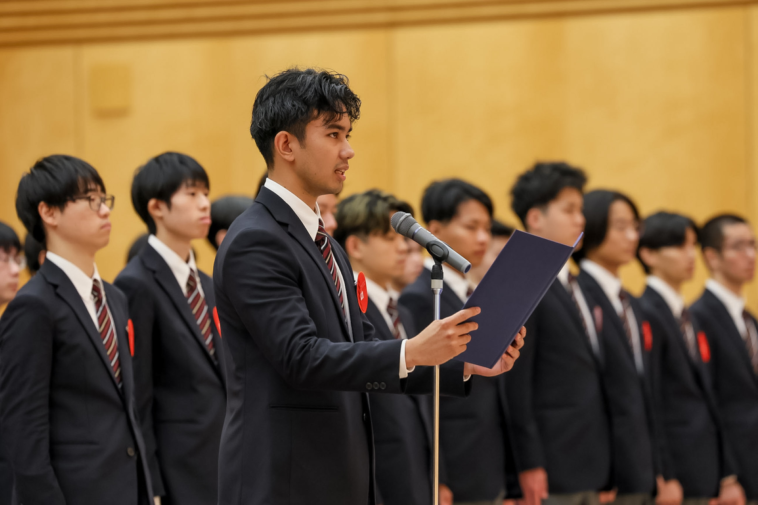 技能五輪国際大会（中国・上海大会）における日本選手団による表敬の様子２