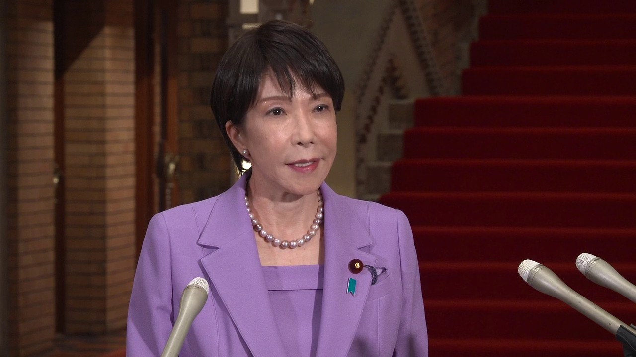 会見する高市総理
