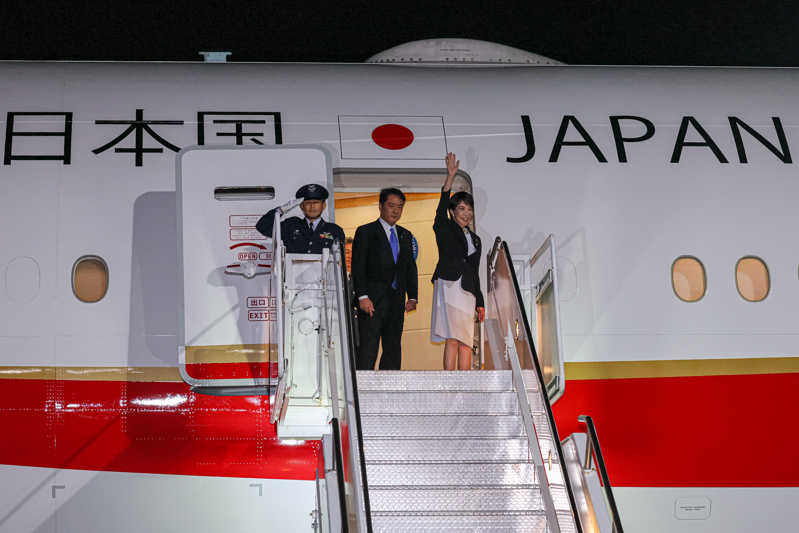 米国を出発する高市総理１