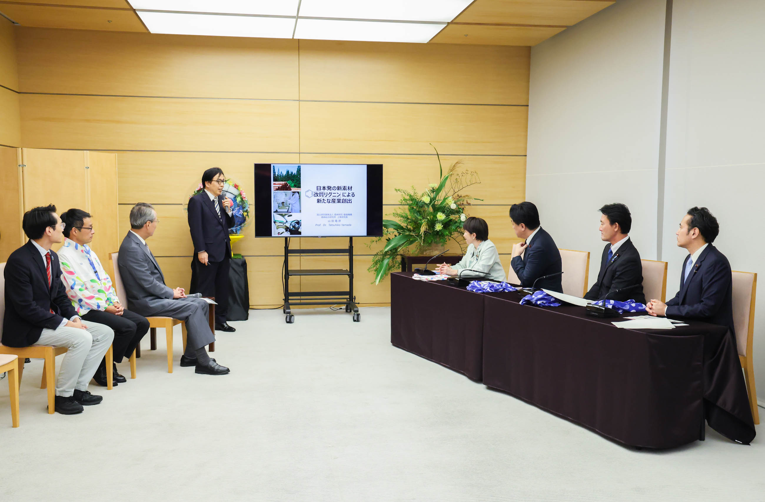 表敬を受ける高市総理９